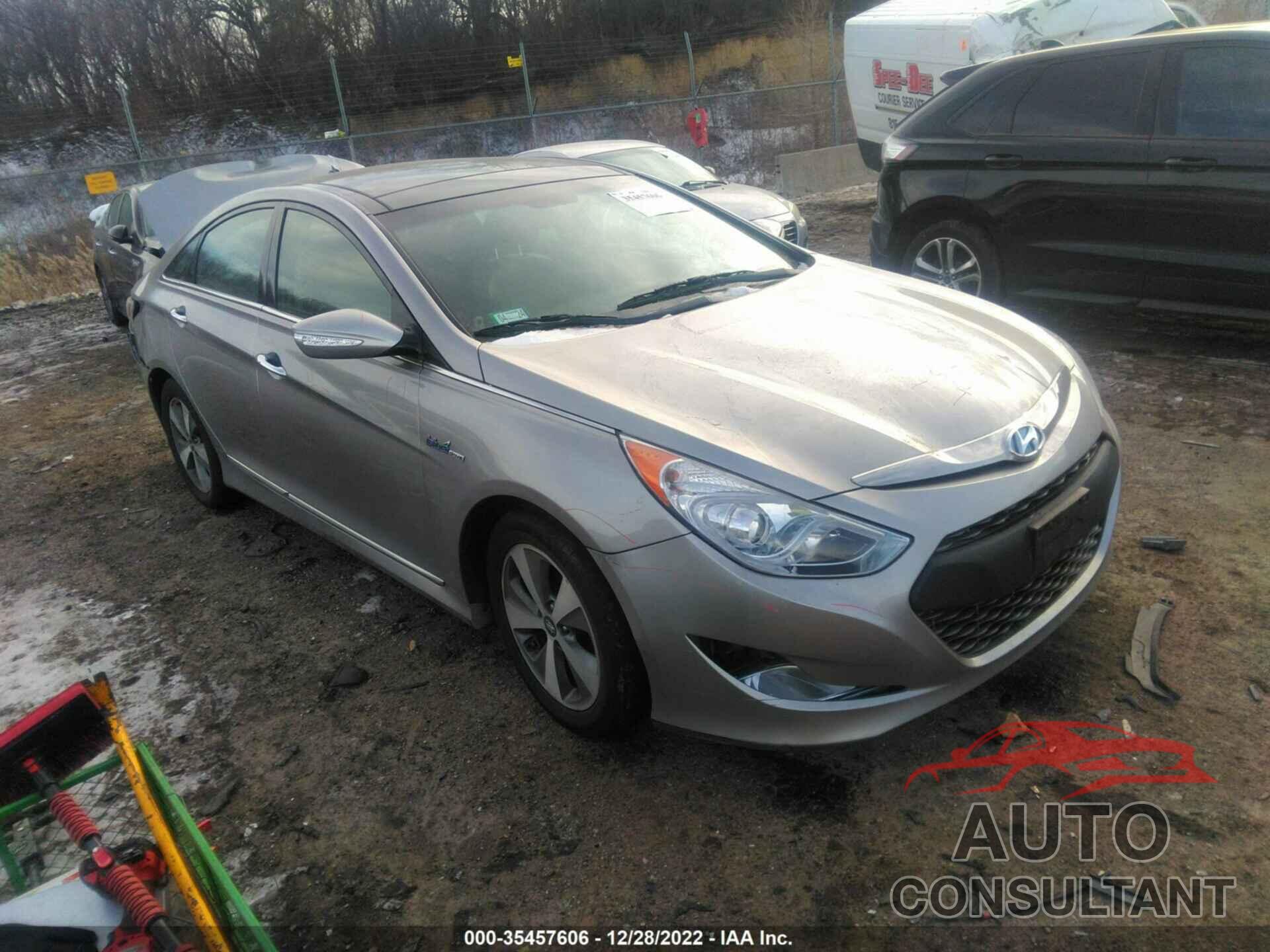 HYUNDAI SONATA HYBRID 2011 - KMHEC4A44BA013056