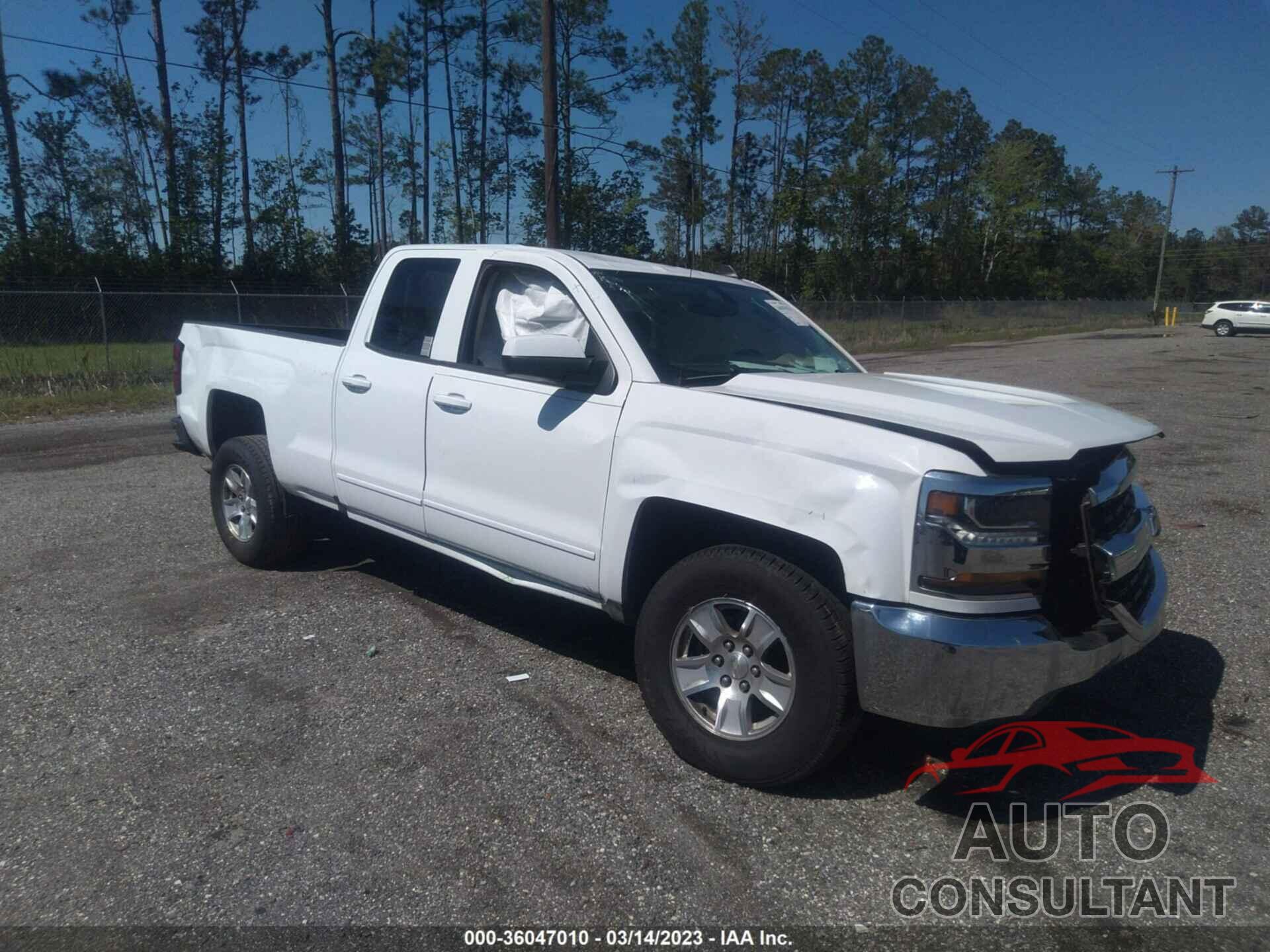 CHEVROLET SILVERADO 1500 2018 - 1GCRCREC0JZ362347