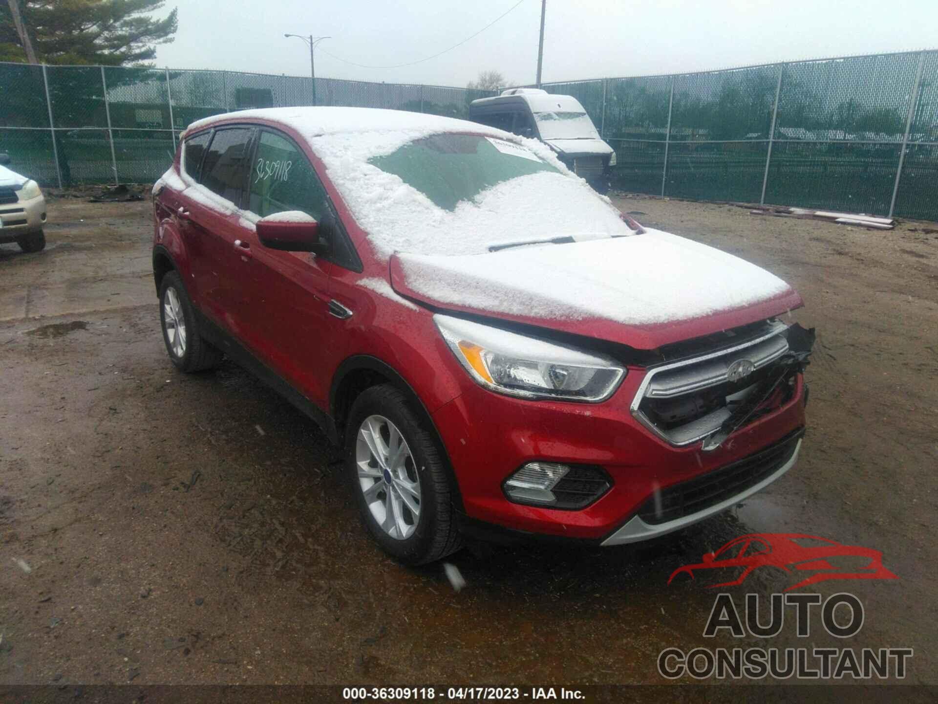 FORD ESCAPE 2017 - 1FMCU0GD1HUC23495