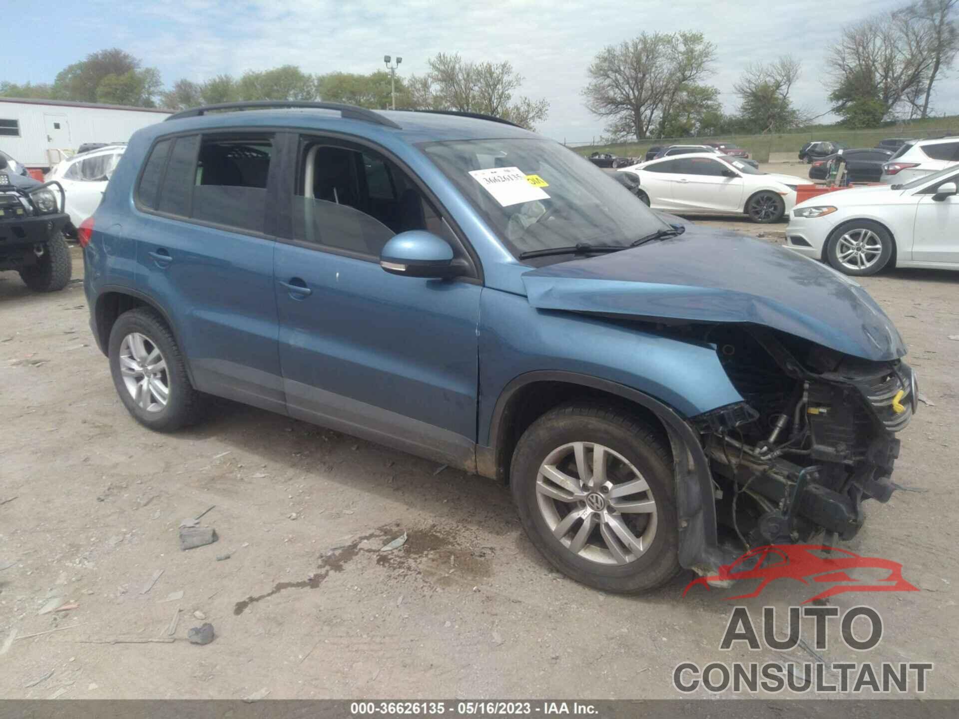 VOLKSWAGEN TIGUAN 2017 - WVGBV7AX2HW501782