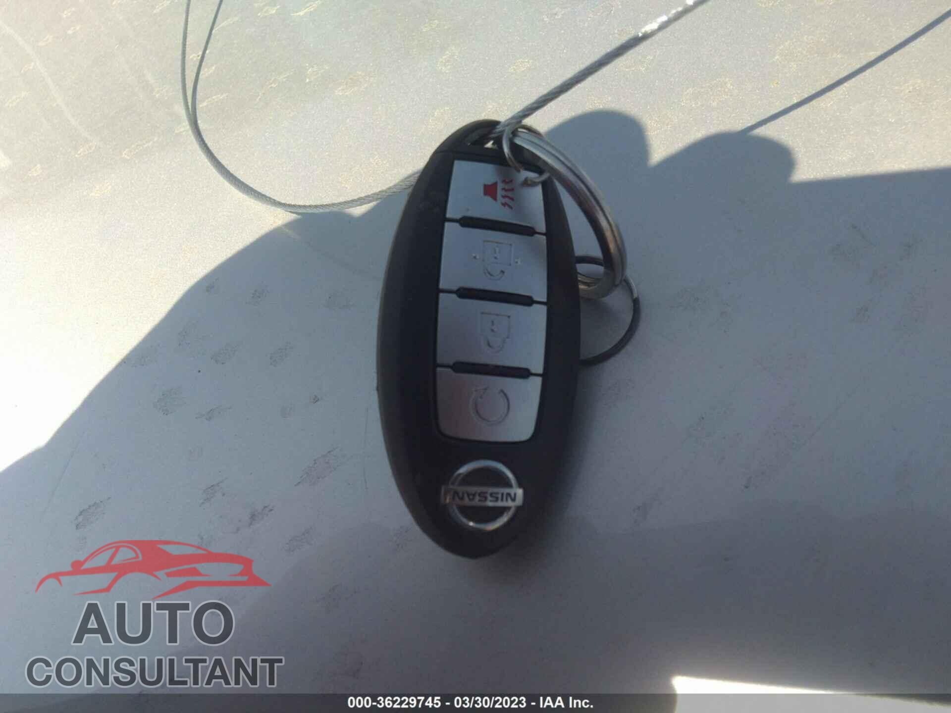 NISSAN PATHFINDER 2015 - 5N1AR2MN3FC616046
