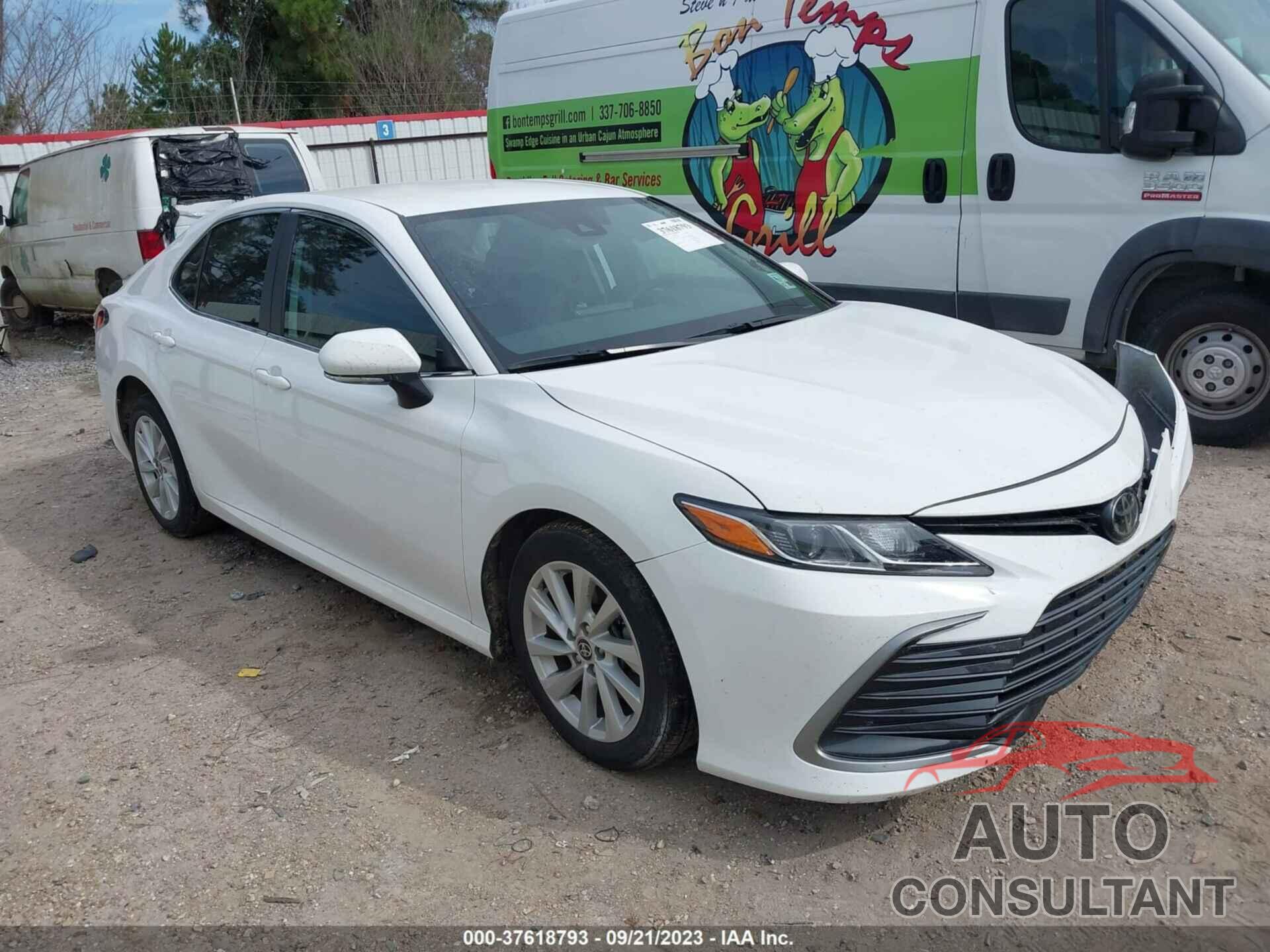 TOYOTA CAMRY 2022 - 4T1C11AK1NU659359