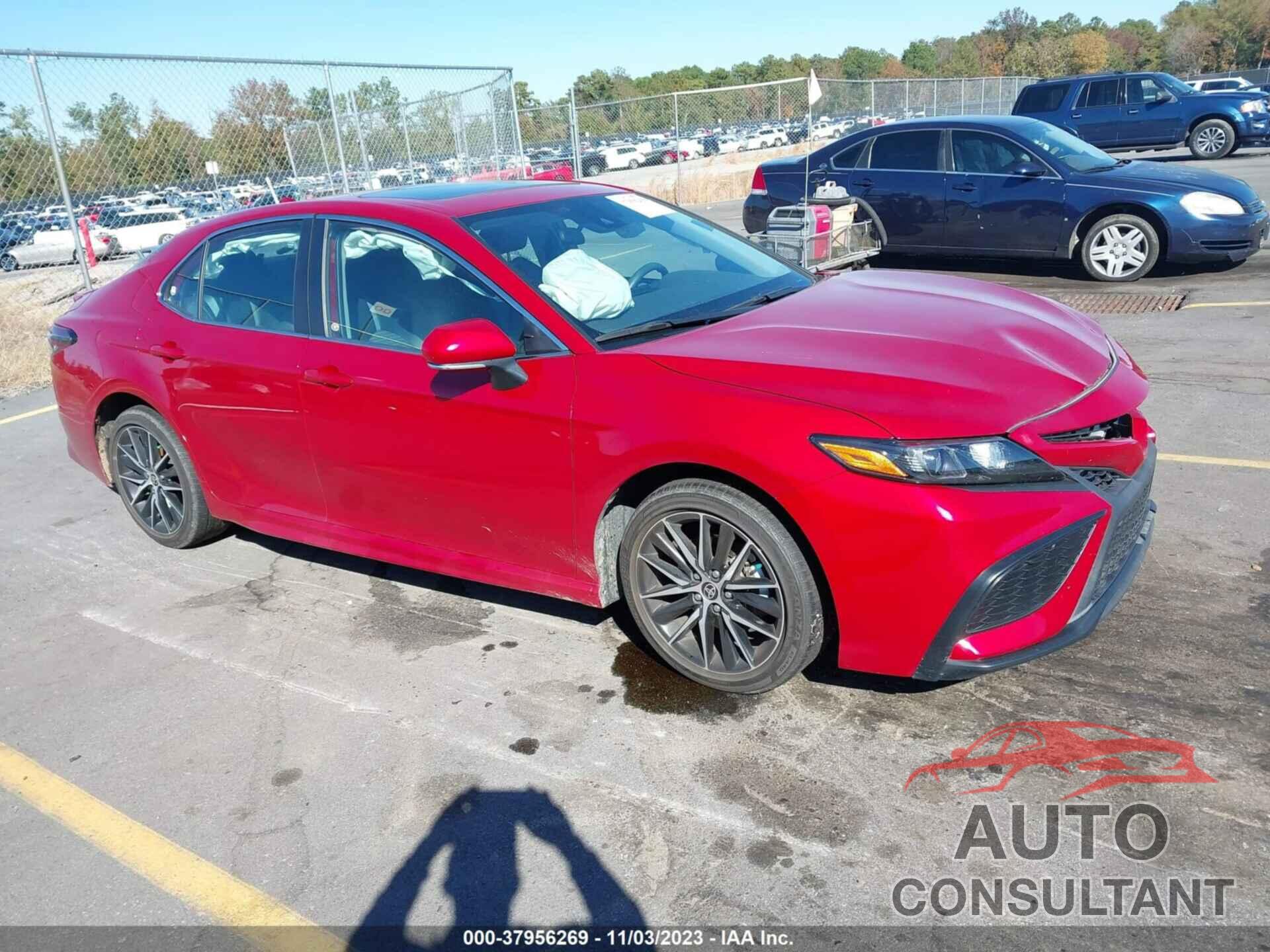 TOYOTA CAMRY 2021 - 4T1G11AK4MU449774