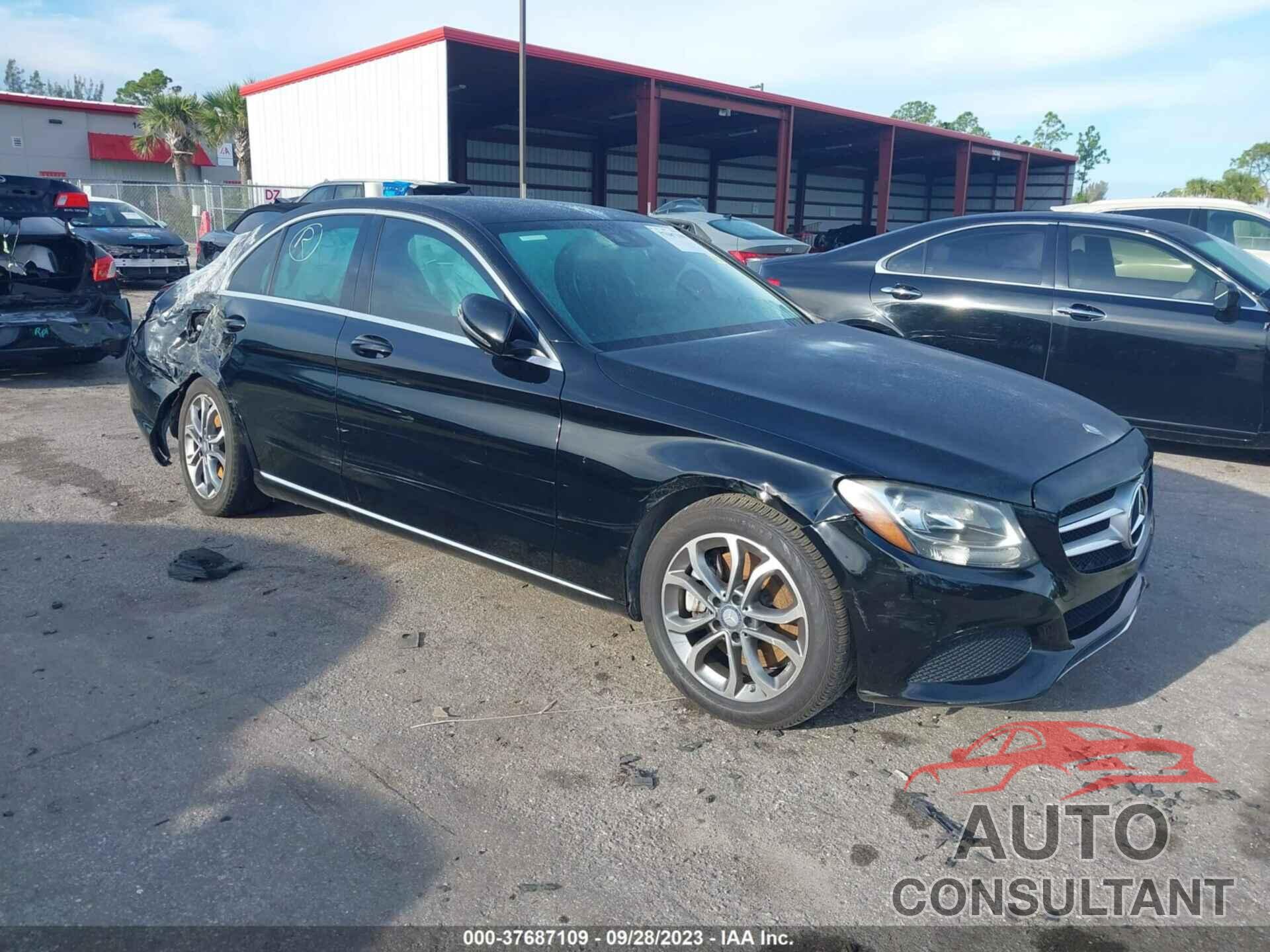 MERCEDES-BENZ C 300 2016 - 55SWF4JB1GU122571