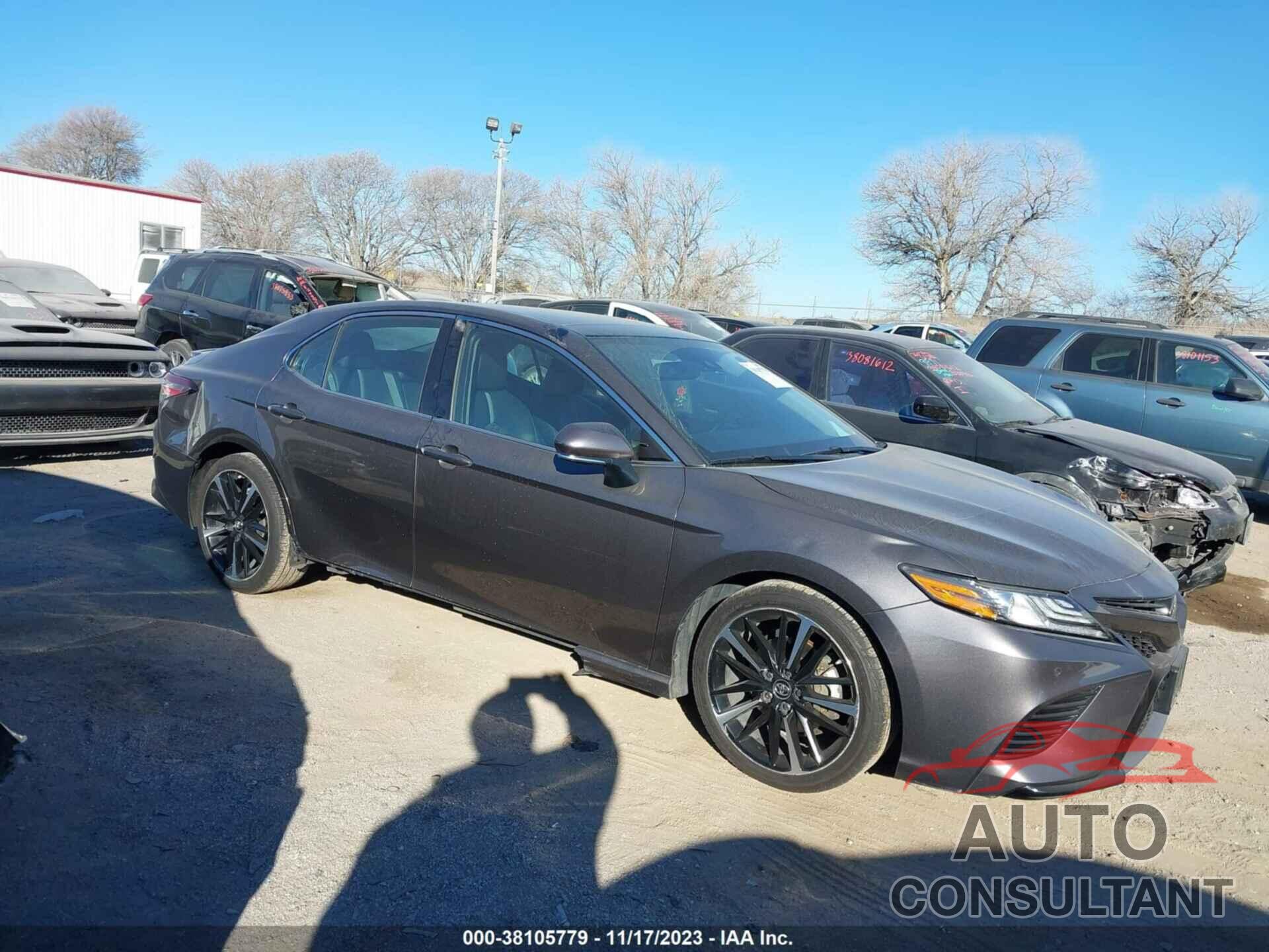 TOYOTA CAMRY 2018 - 4T1B61HK2JU080605