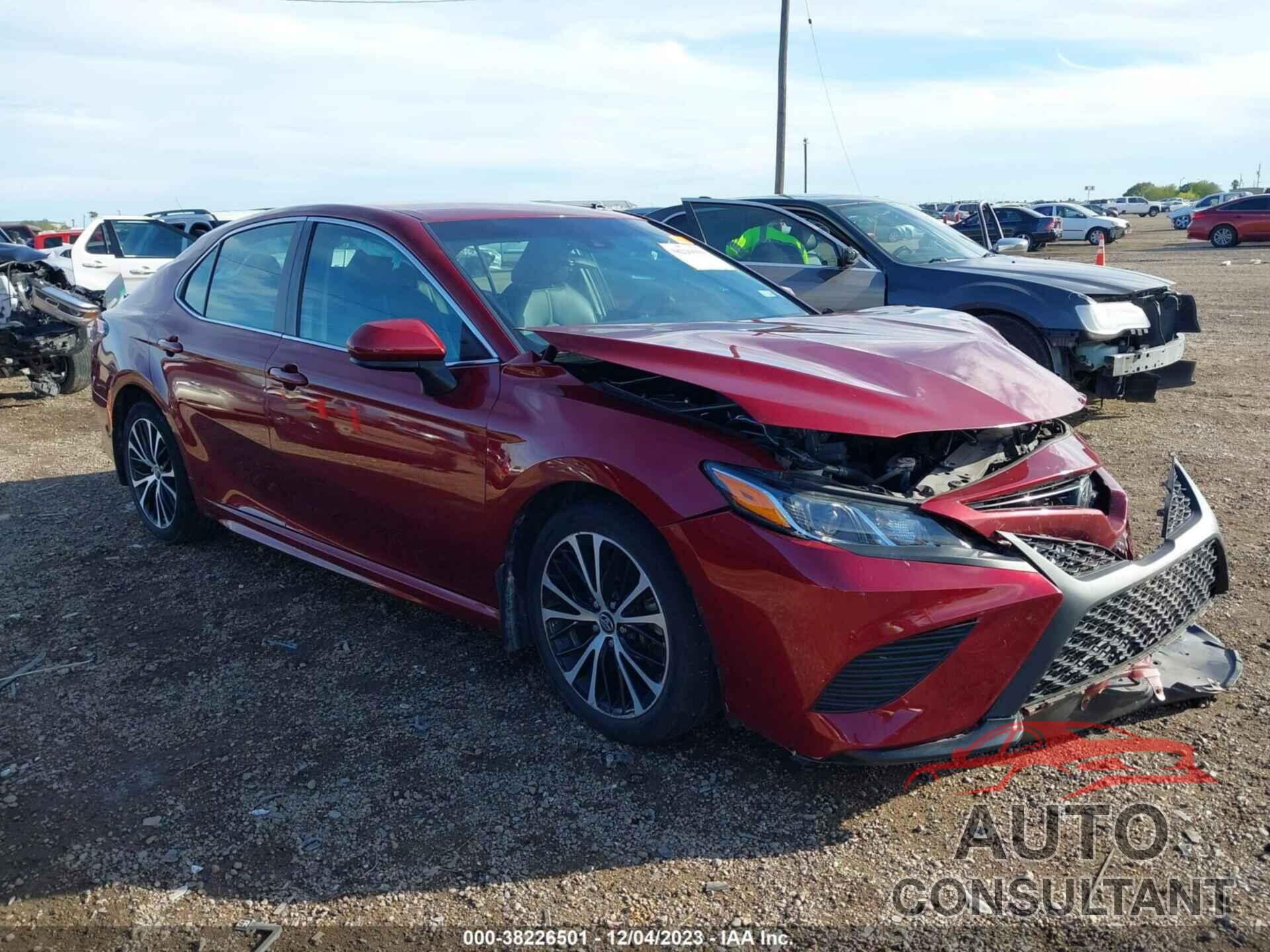 TOYOTA CAMRY 2018 - 4T1B11HKXJU595365
