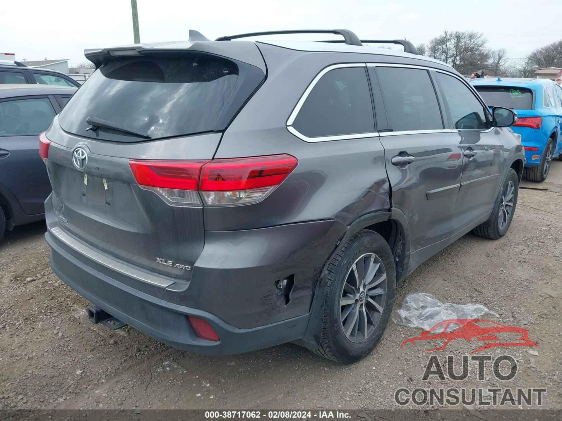 TOYOTA HIGHLANDER 2018 - 5TDJZRFH6JS805477