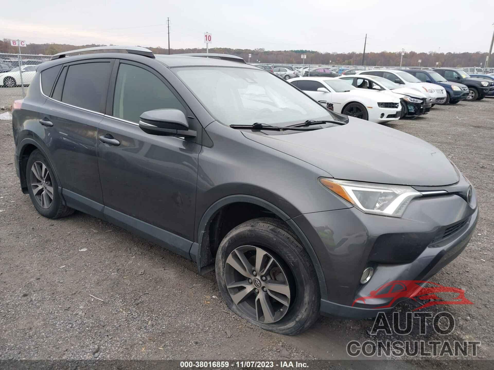 TOYOTA RAV4 2017 - JTMRFREV6HJ121149
