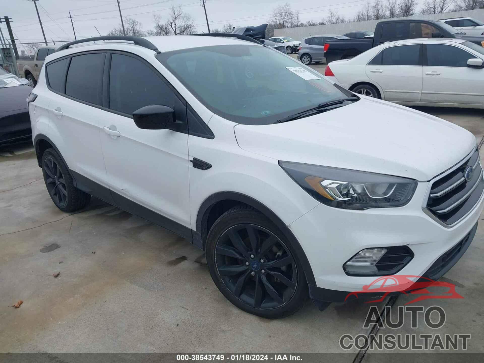 FORD ESCAPE 2017 - 1FMCU0GD2HUC24414