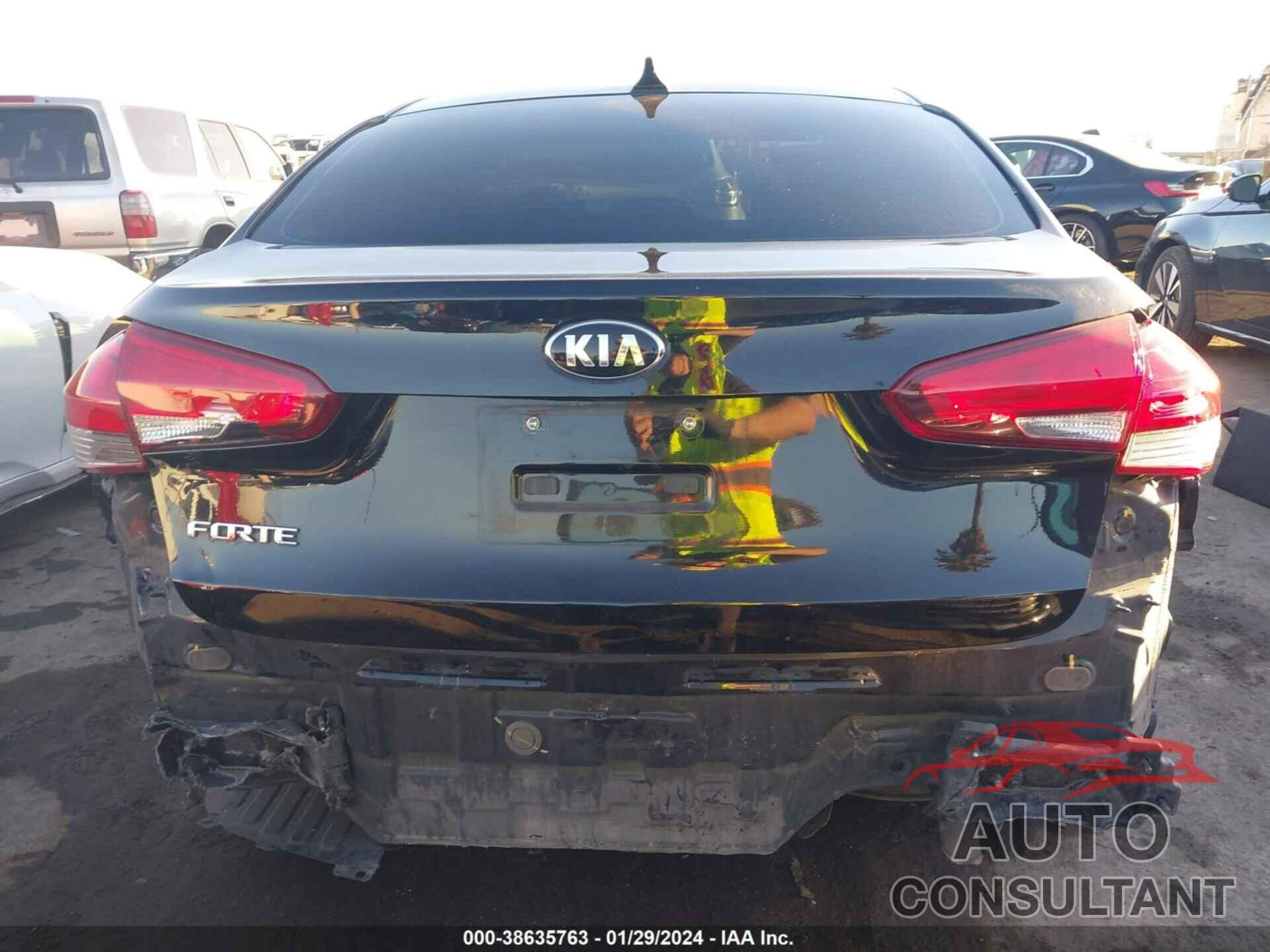 KIA FORTE 2018 - 3KPFK4A75JE224087