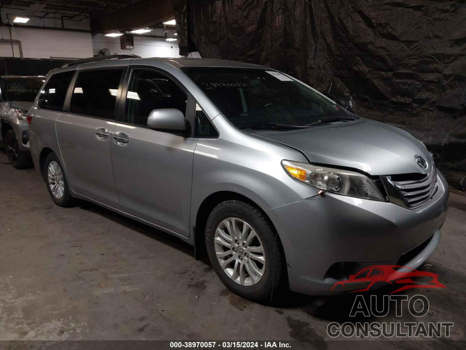 TOYOTA SIENNA 2017 - 5TDYZ3DC5HS771349