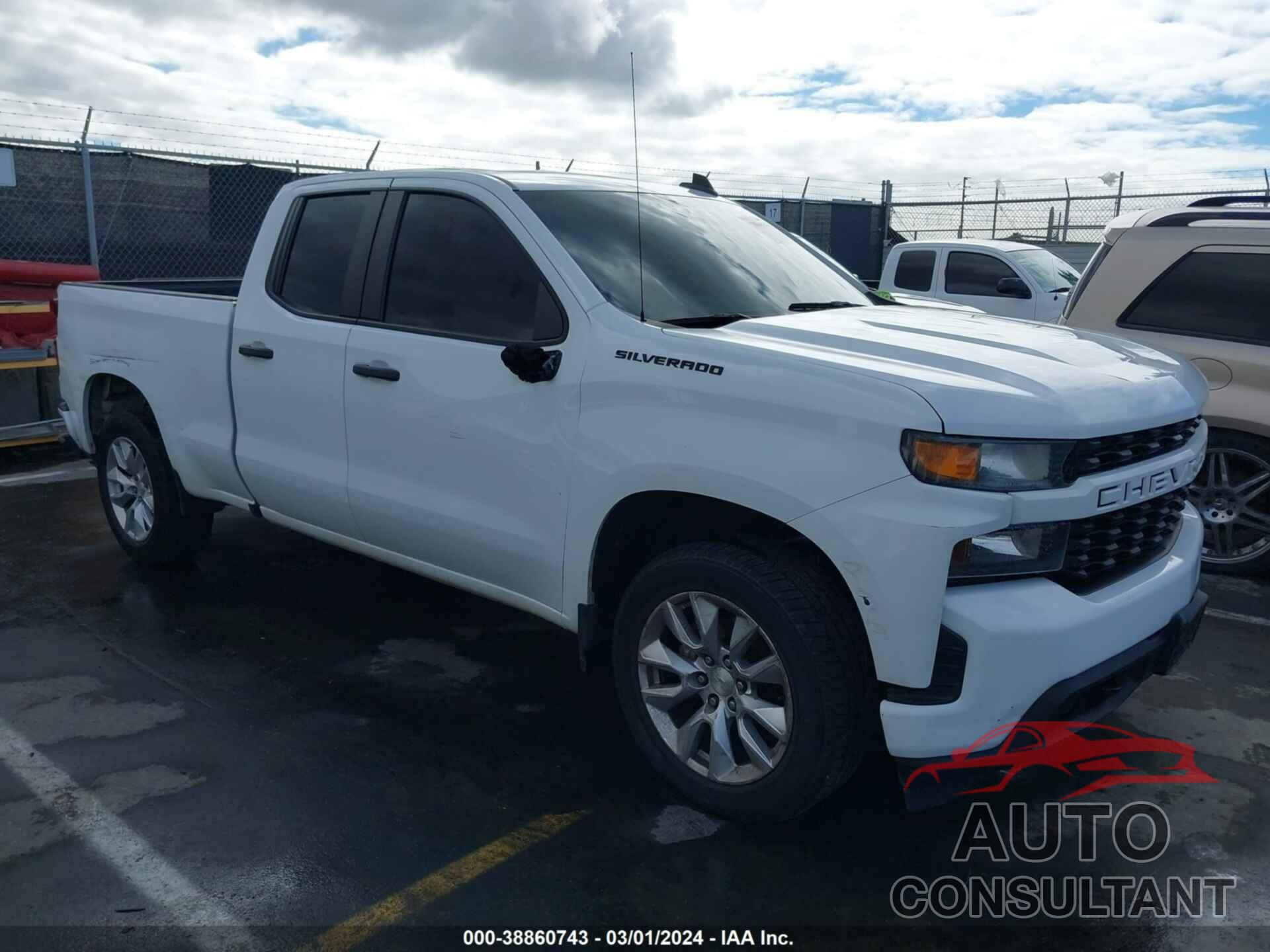 CHEVROLET SILVERADO 1500 2021 - 1GCRWBEK5MZ308018