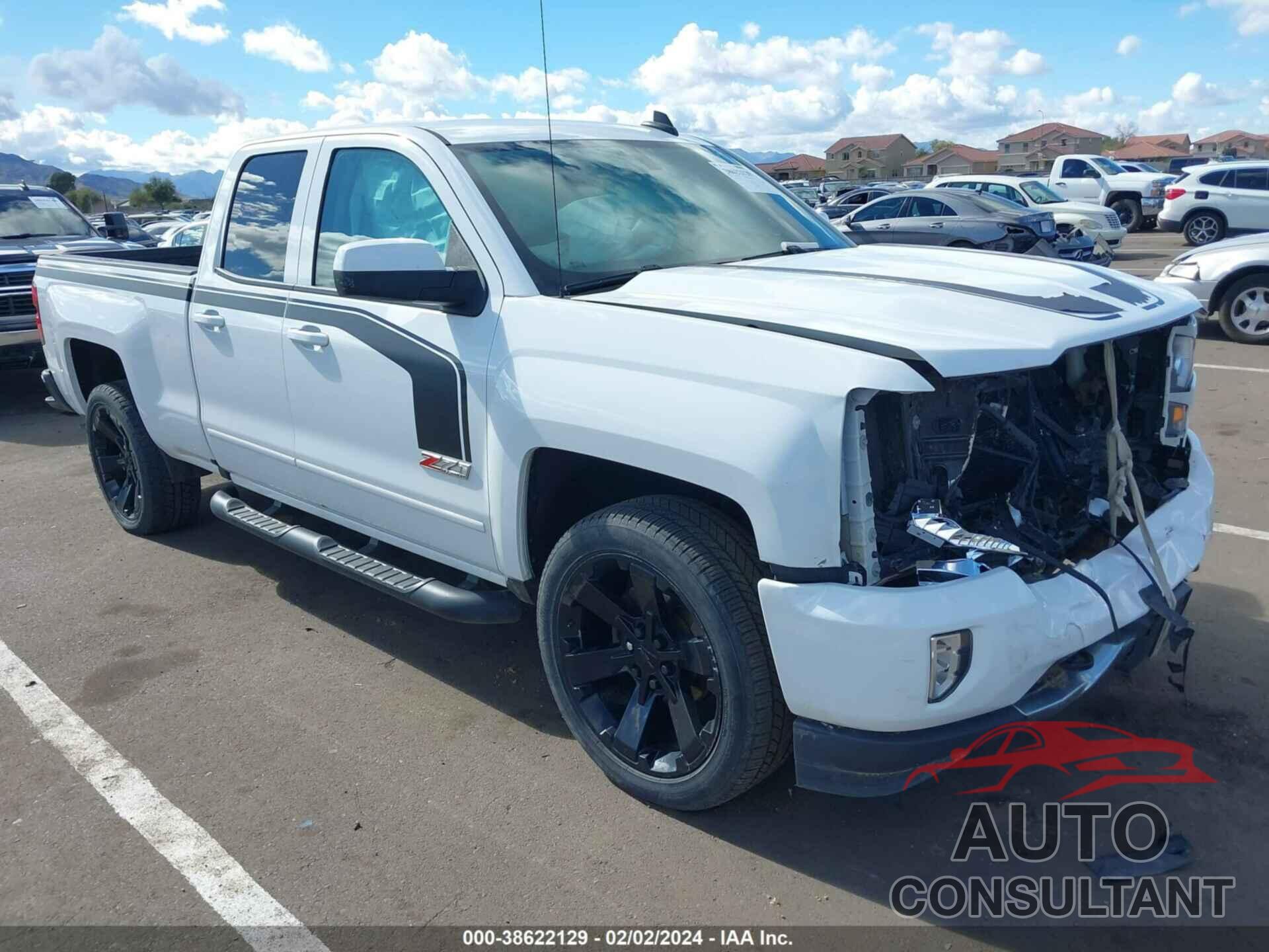 CHEVROLET SILVERADO 1500 2018 - 1GCVKREC1JZ379157