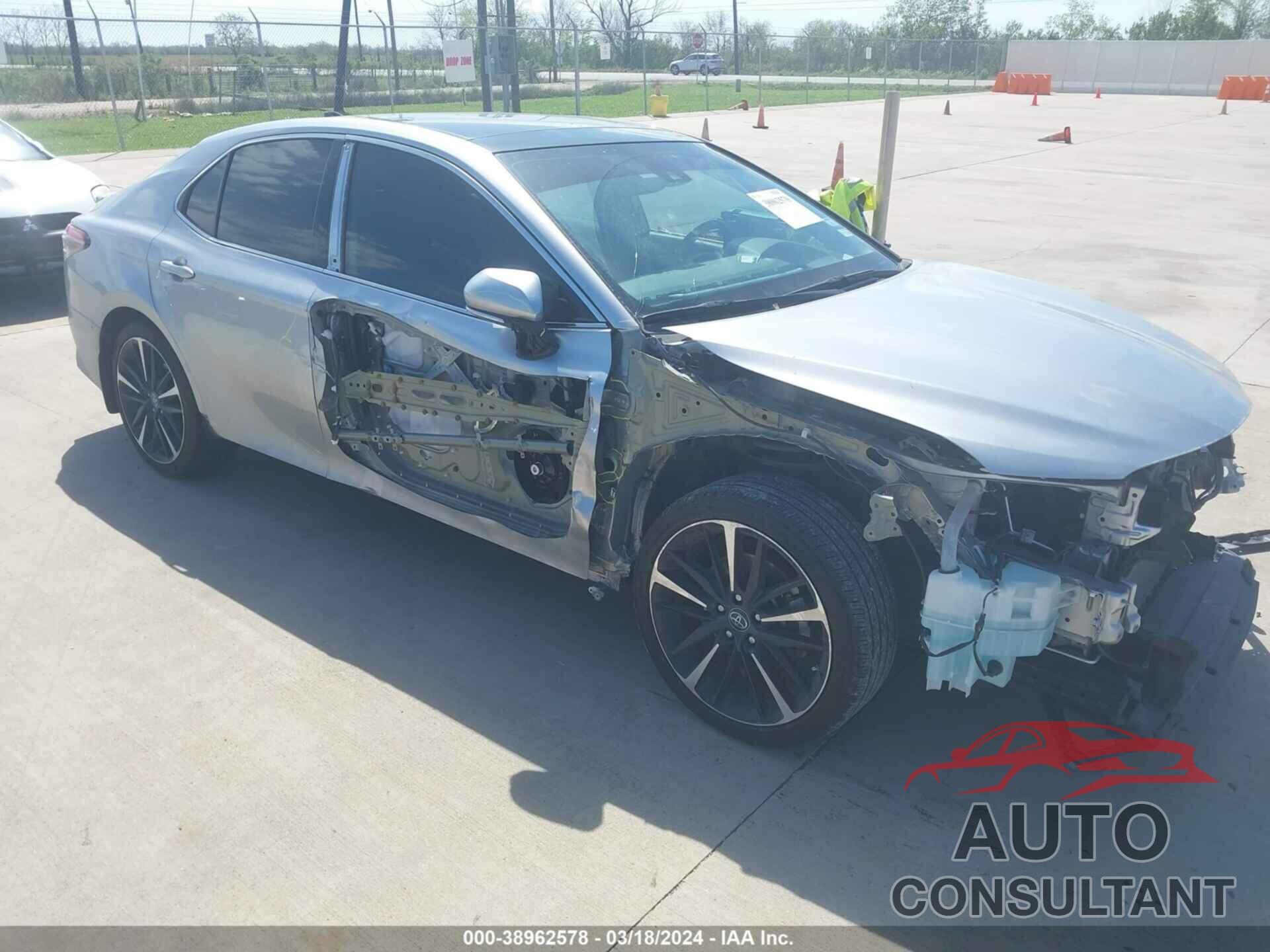 TOYOTA CAMRY 2019 - 4T1B61HK0KU715970
