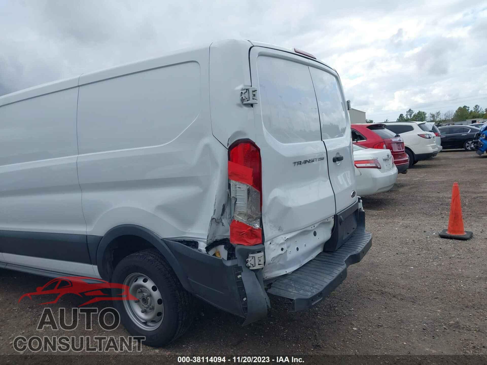 FORD TRANSIT-250 2018 - 1FTYR1YM0JKB28752