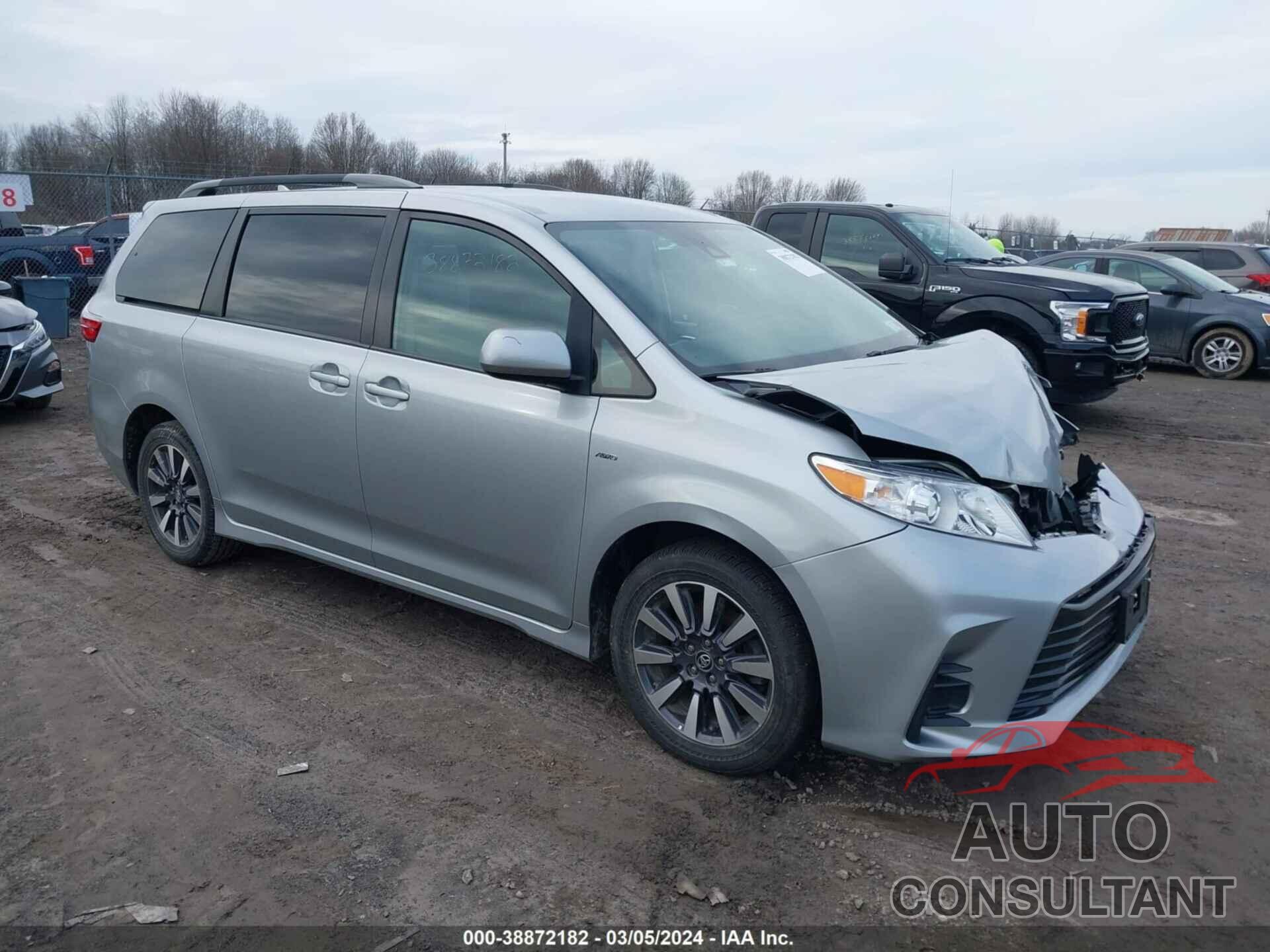 TOYOTA SIENNA 2019 - 5TDJZ3DC8KS225833