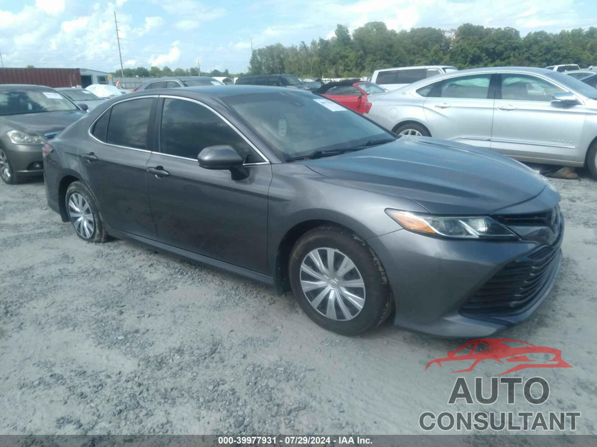 TOYOTA CAMRY 2018 - 4T1B11HK7JU667137