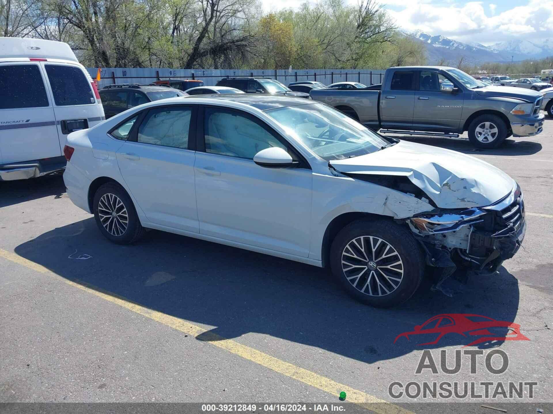 VOLKSWAGEN JETTA 2019 - 3VWCB7BU4KM241590