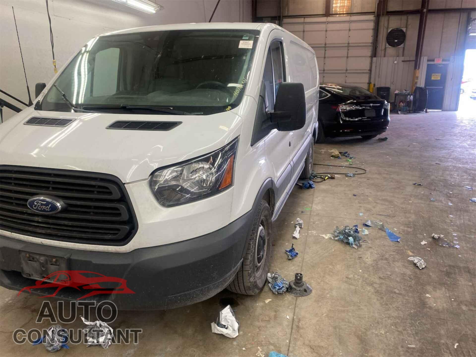 FORD TRANSIT 2018 - 1FTYE1YM0JKB52206