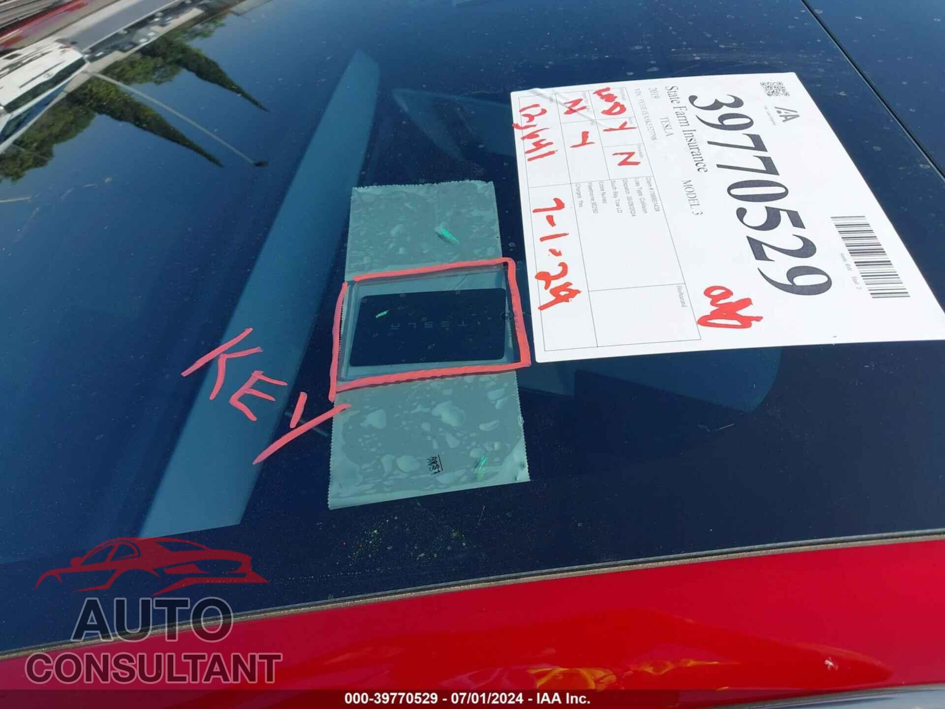 TESLA MODEL 3 2019 - 5YJ3E1EA5KF527798