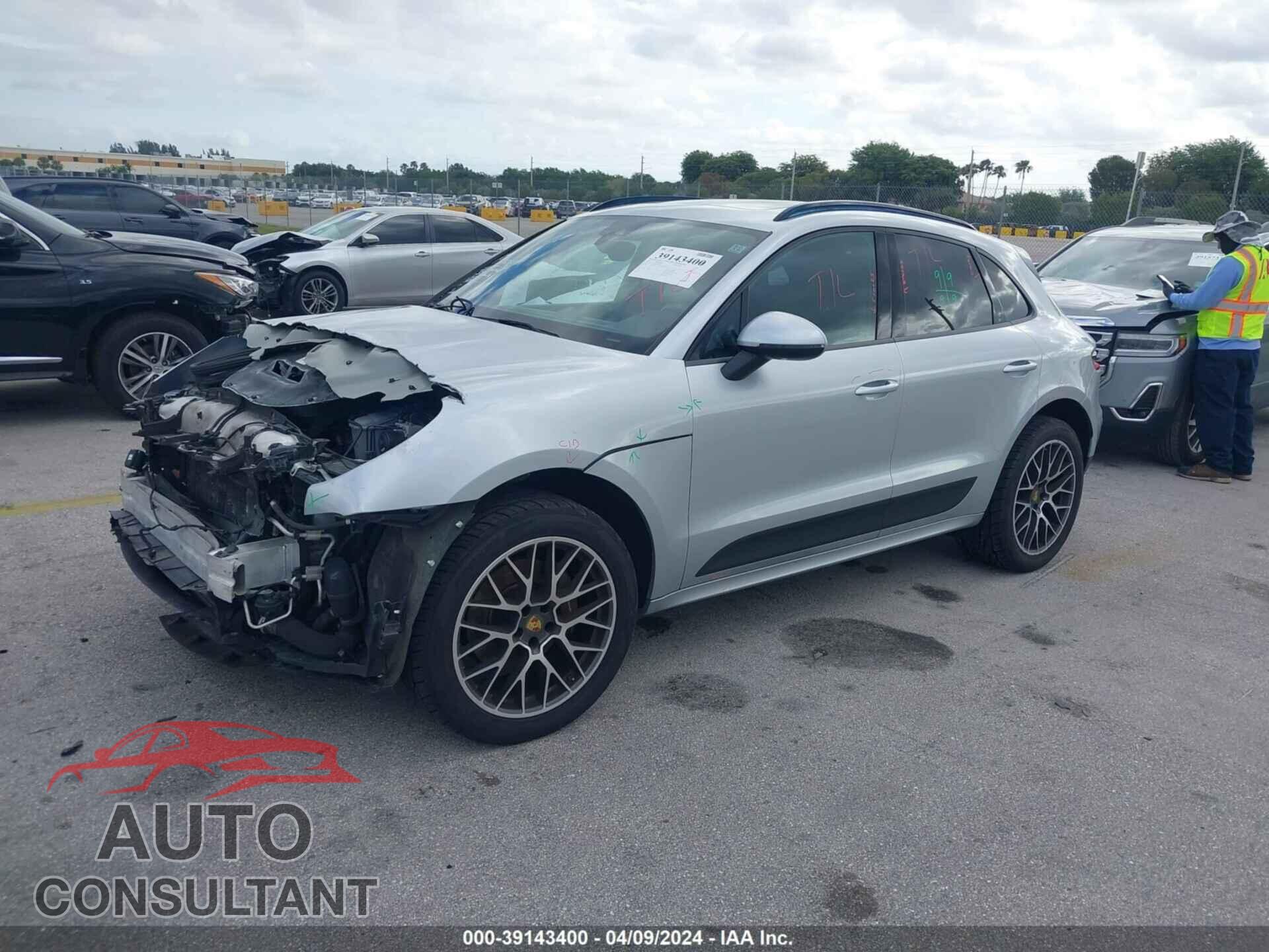 PORSCHE MACAN 2017 - WP1AA2A54HLB08489