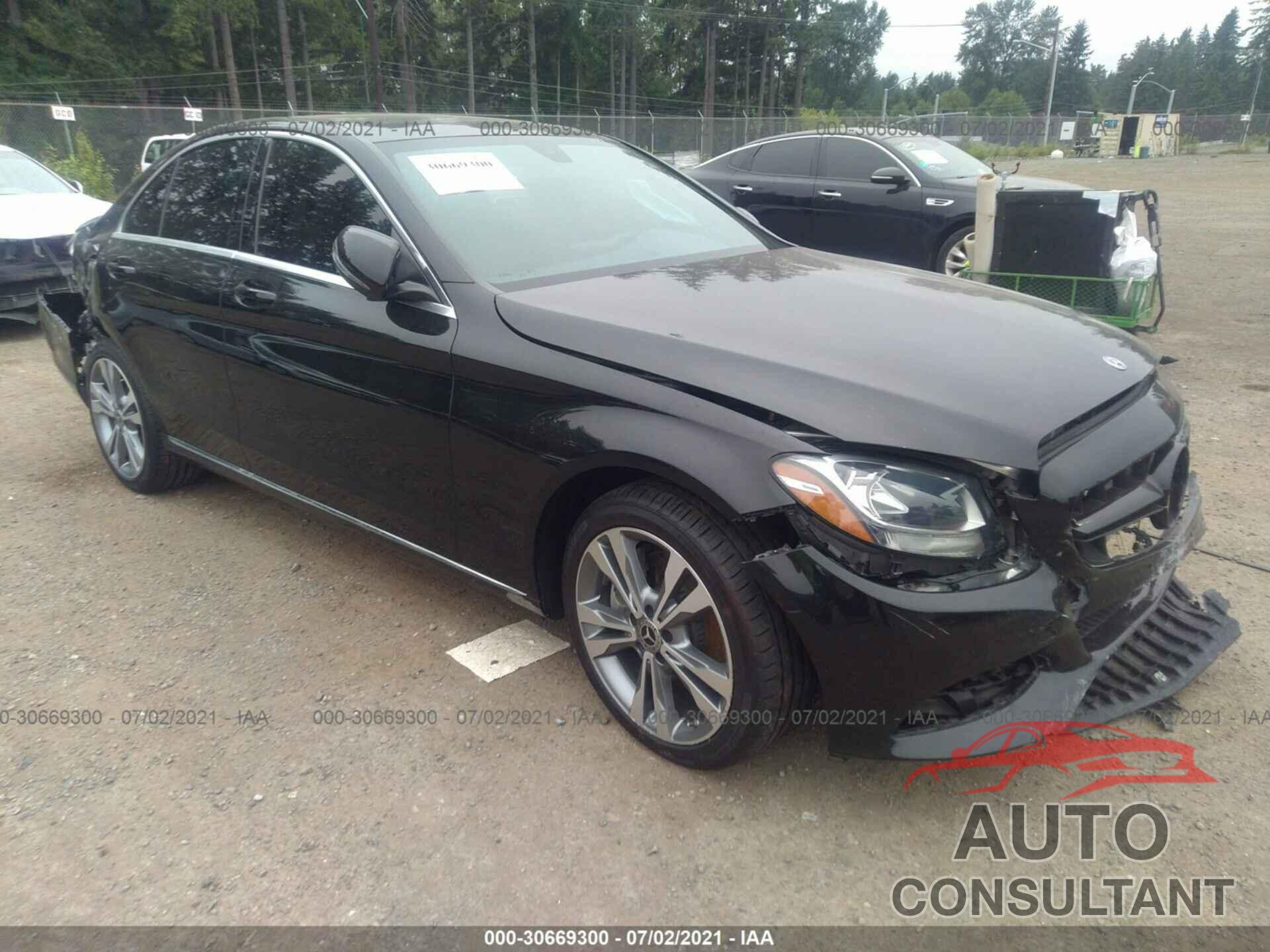 MERCEDES-BENZ C-CLASS 2018 - 55SWF4KB9JU243581