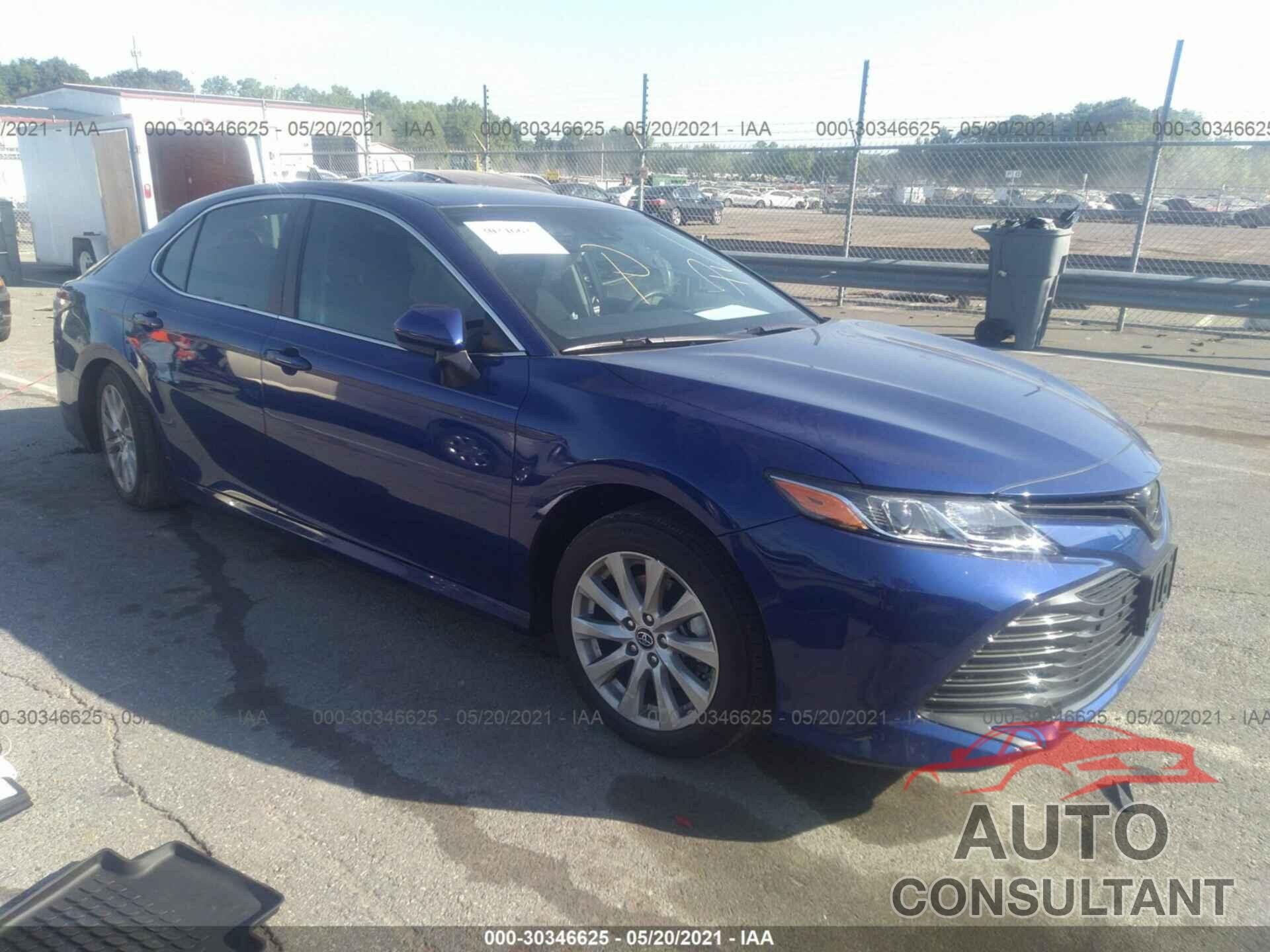 TOYOTA CAMRY 2018 - 4T1B11HK2JU663044