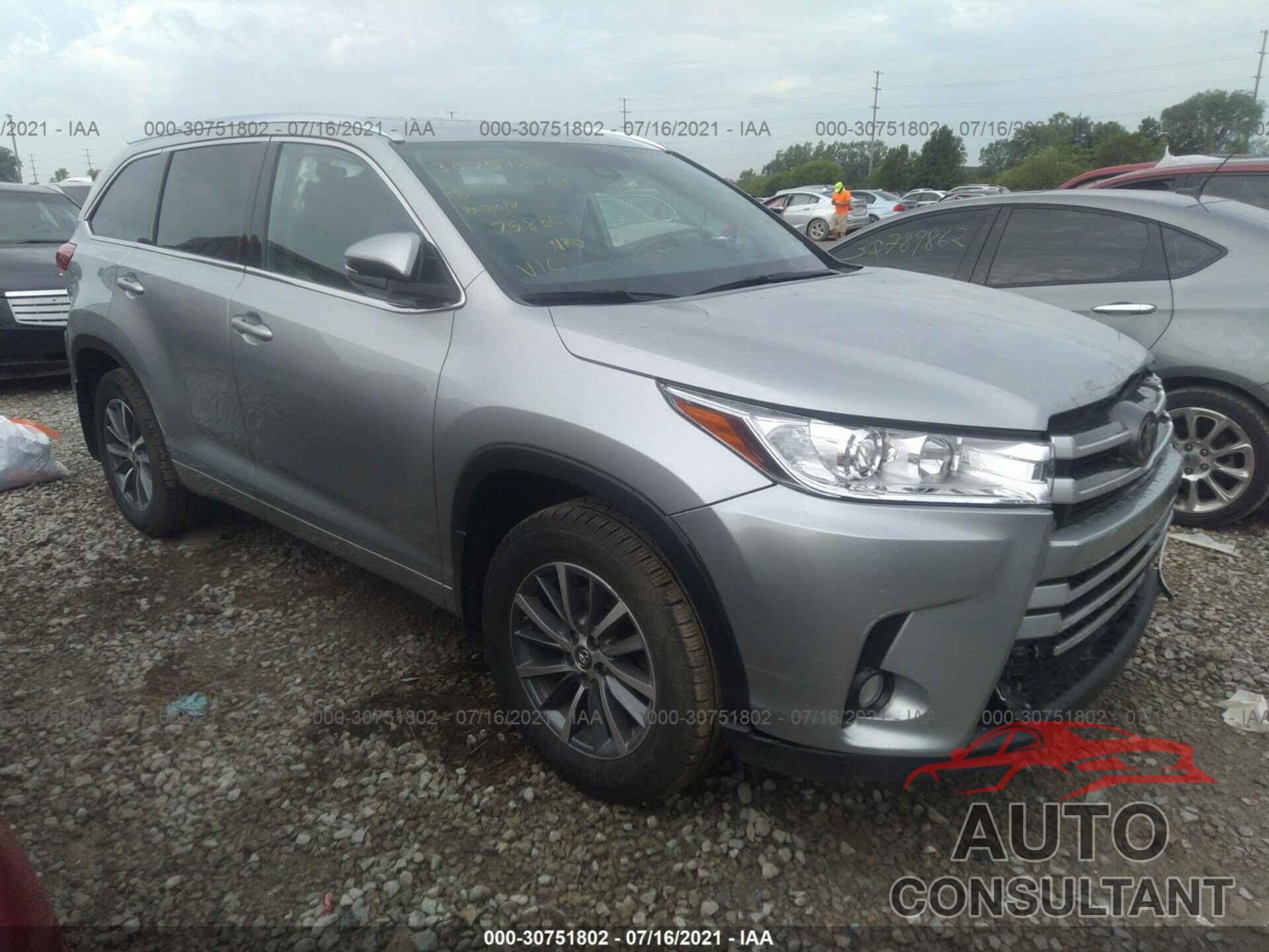 TOYOTA HIGHLANDER 2018 - 5TDJZRFH4JS541465