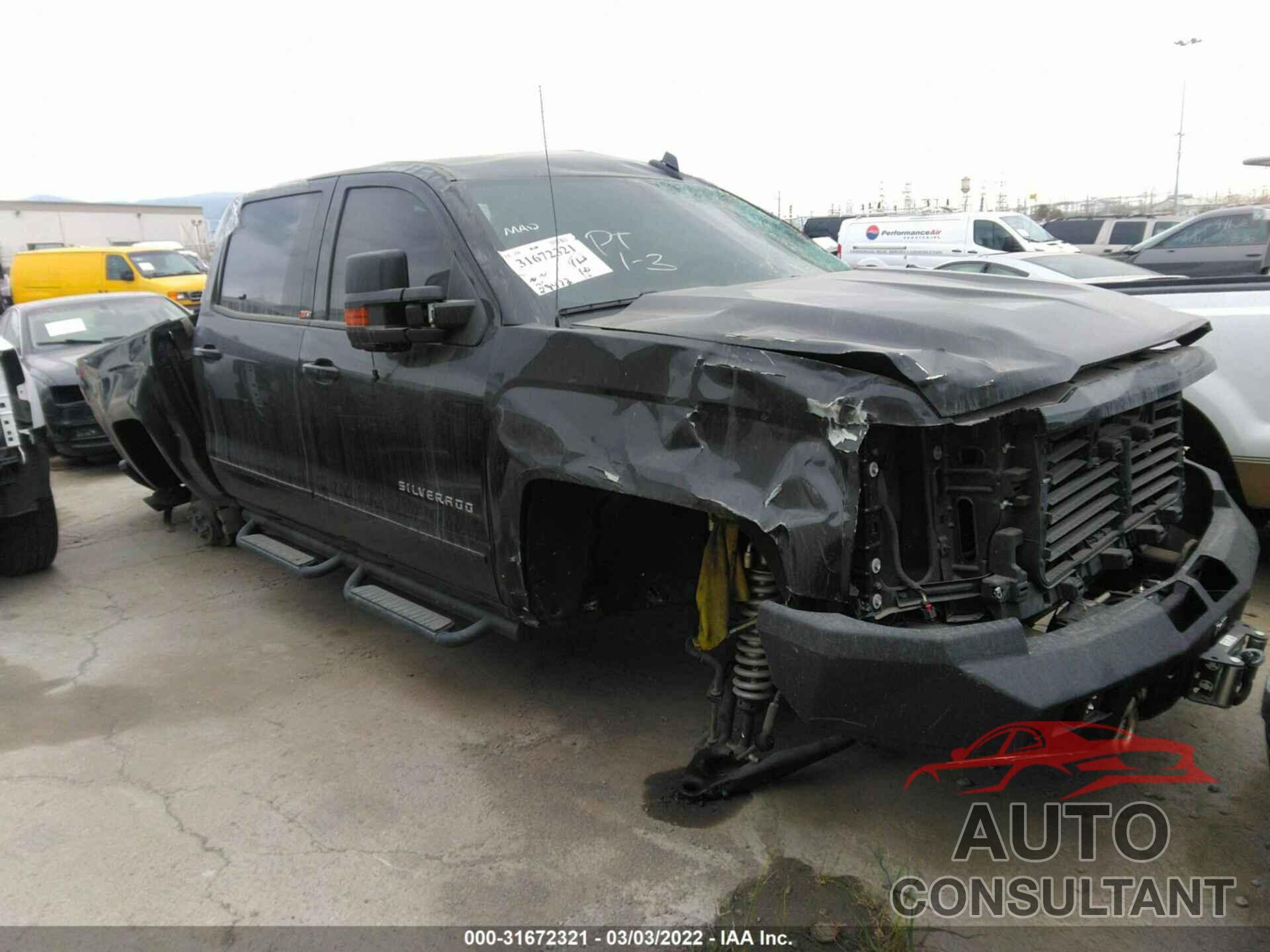 CHEVROLET SILVERADO 1500 2018 - 3GCUKREC0JG603840