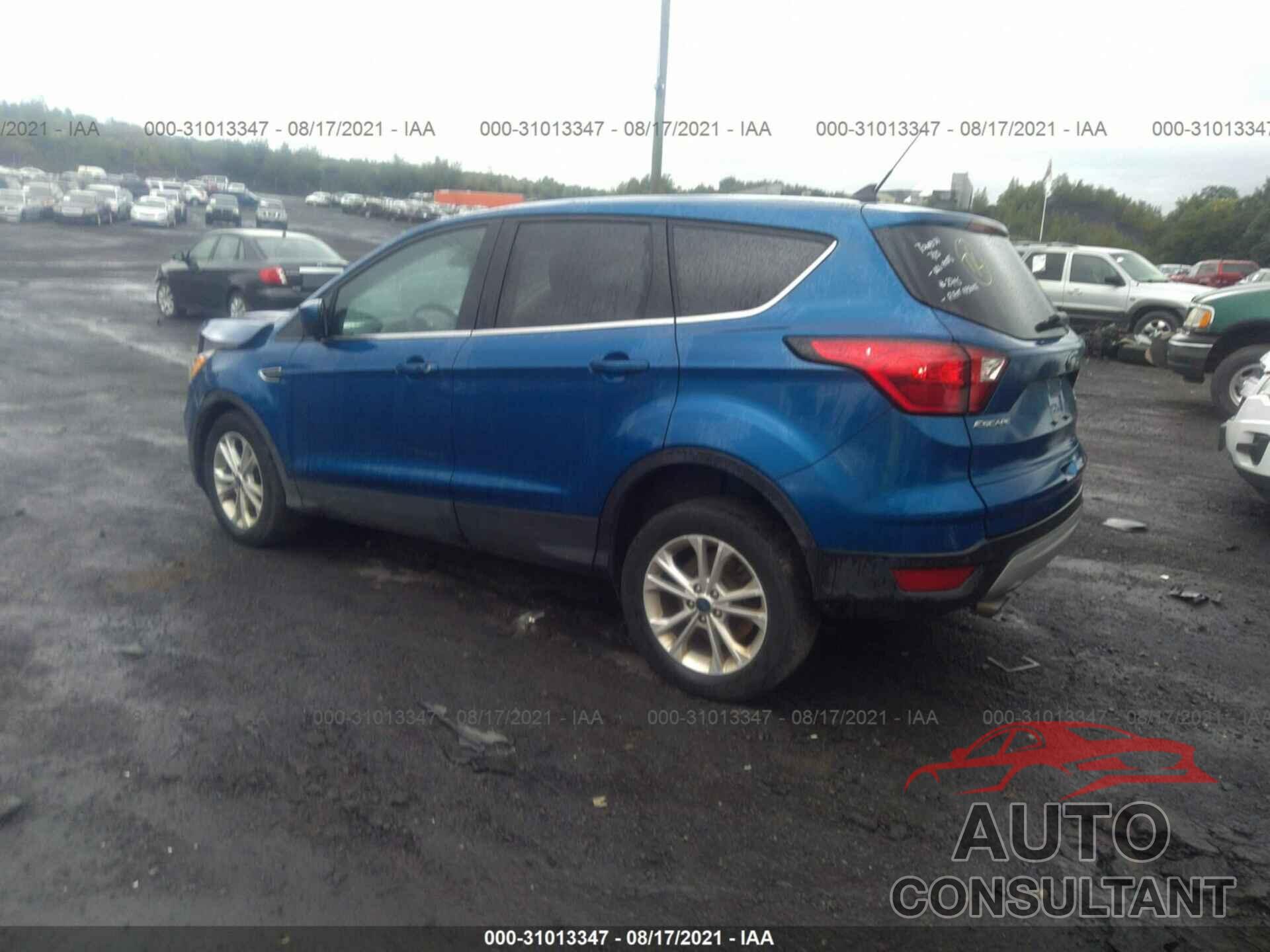 FORD ESCAPE 2019 - 1FMCU0GD5KUB81209