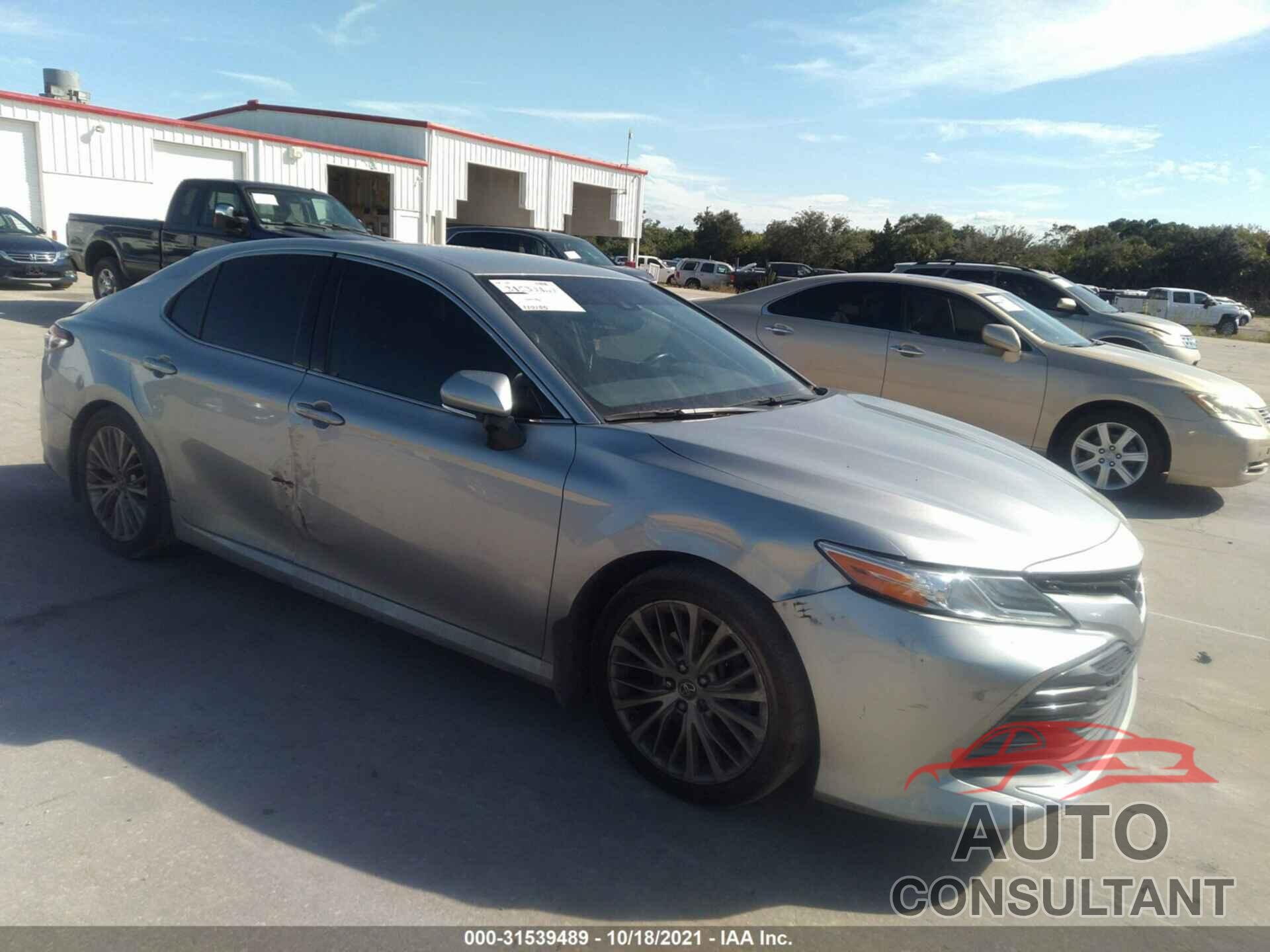 TOYOTA CAMRY 2018 - 4T1B11HK7JU065581