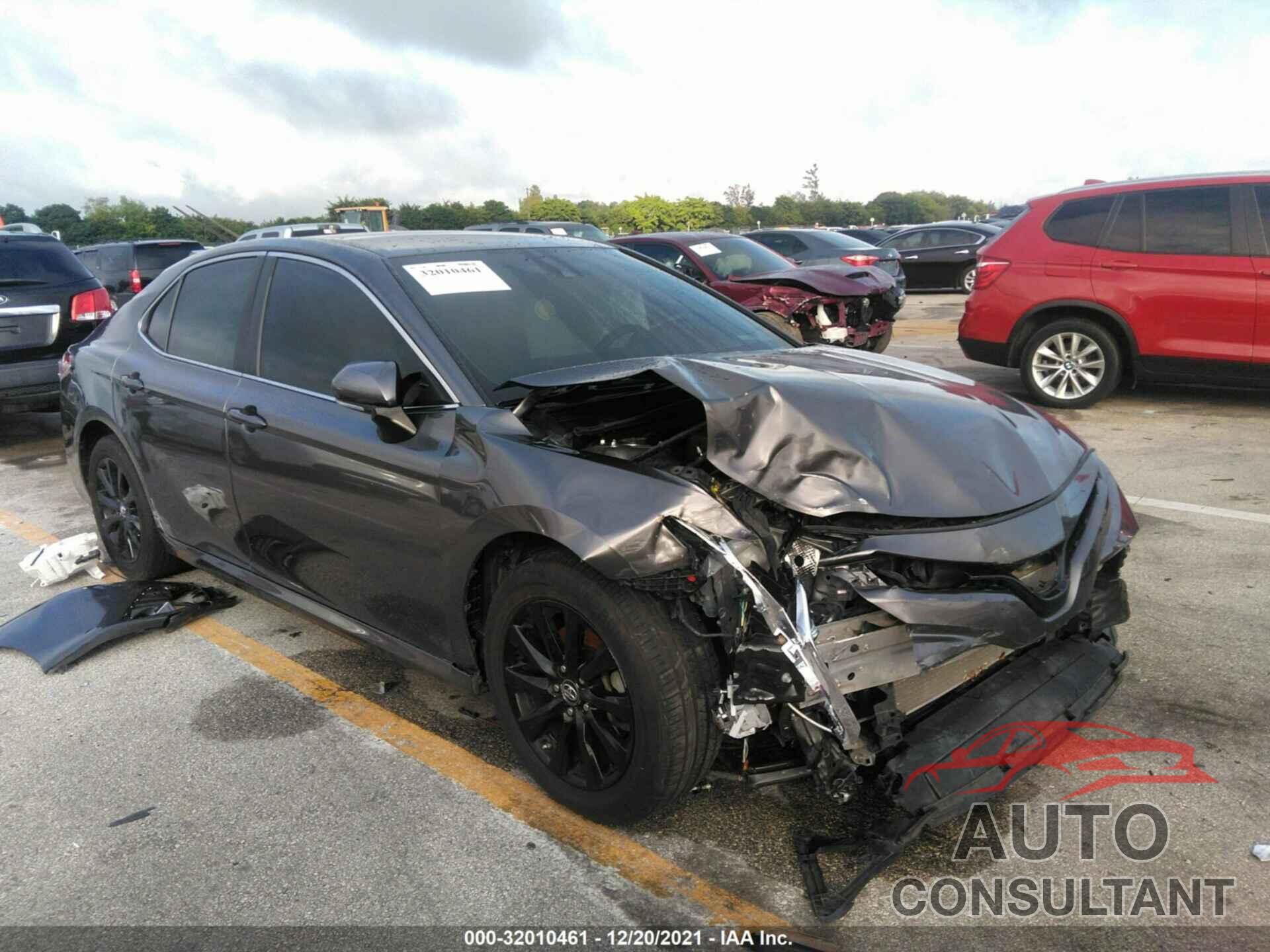 TOYOTA CAMRY 2018 - 4T1B11HK9JU141057