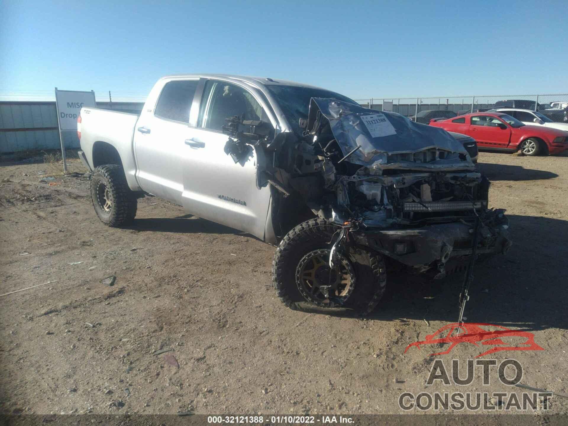 TOYOTA TUNDRA 4WD 2018 - 5TFDW5F11JX724544