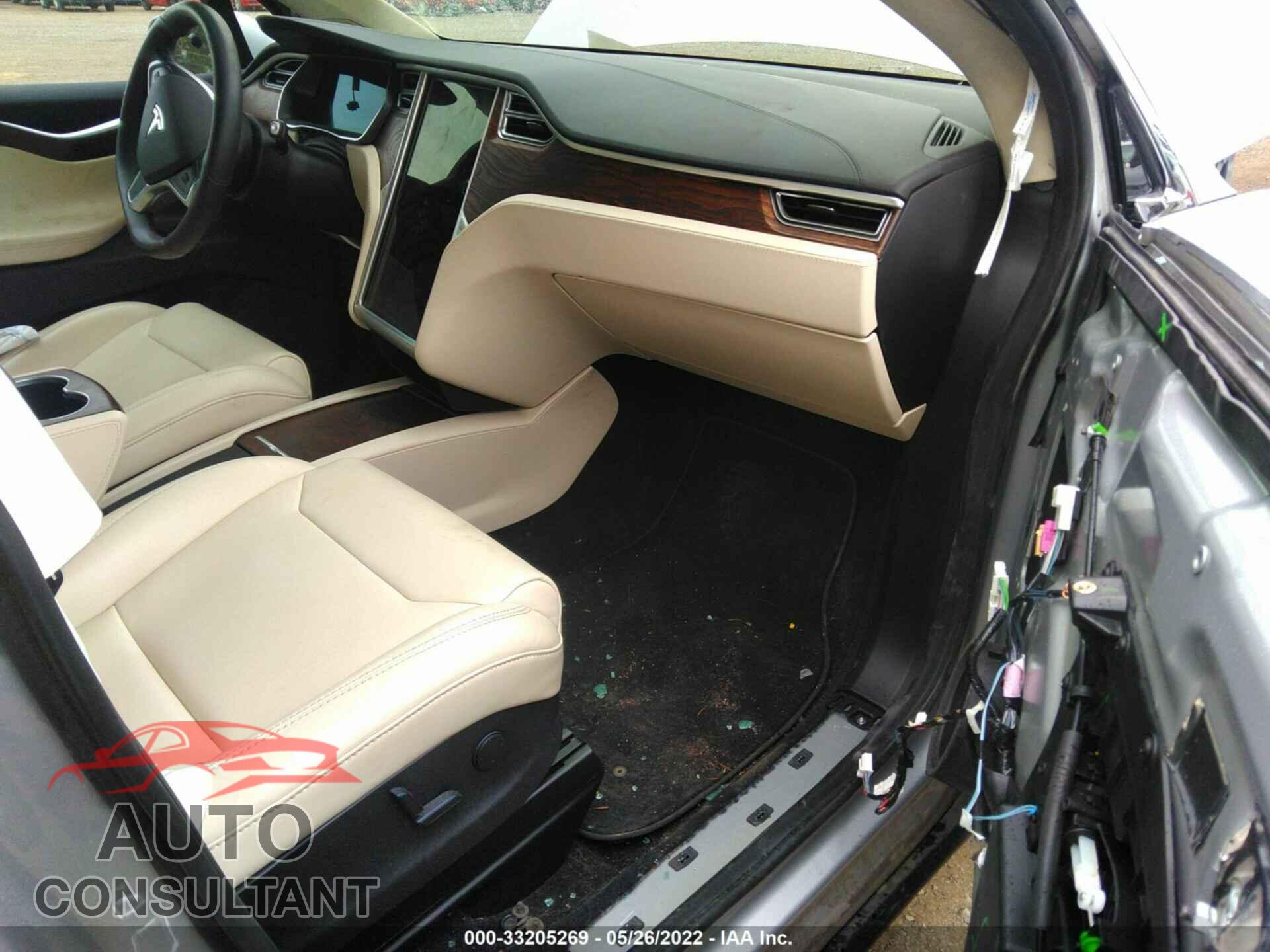 TESLA MODEL X 2017 - 5YJXCBE21HF076173