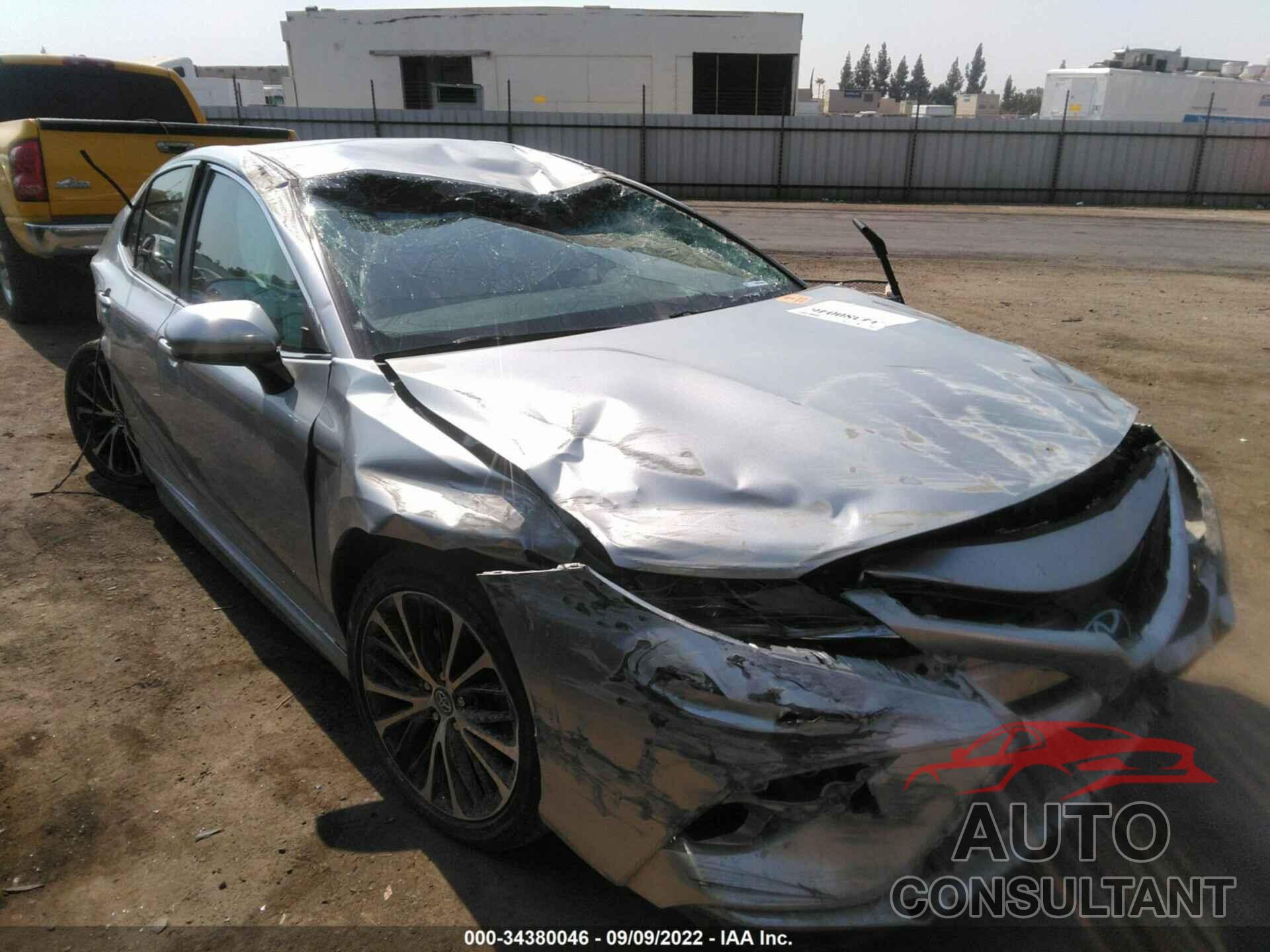 TOYOTA CAMRY 2018 - 4T1B11HK8JU662027
