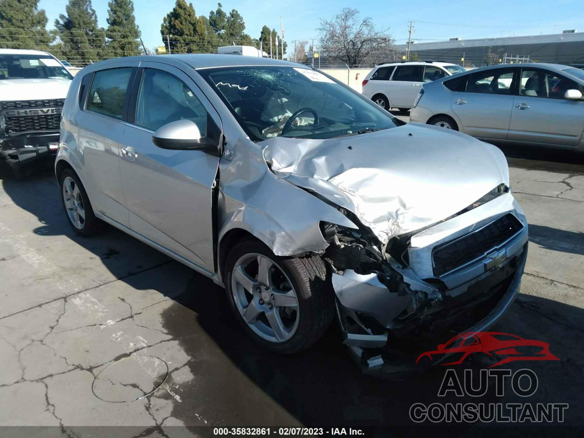 CHEVROLET SONIC 2016 - 1G1JE6SB7G4159357