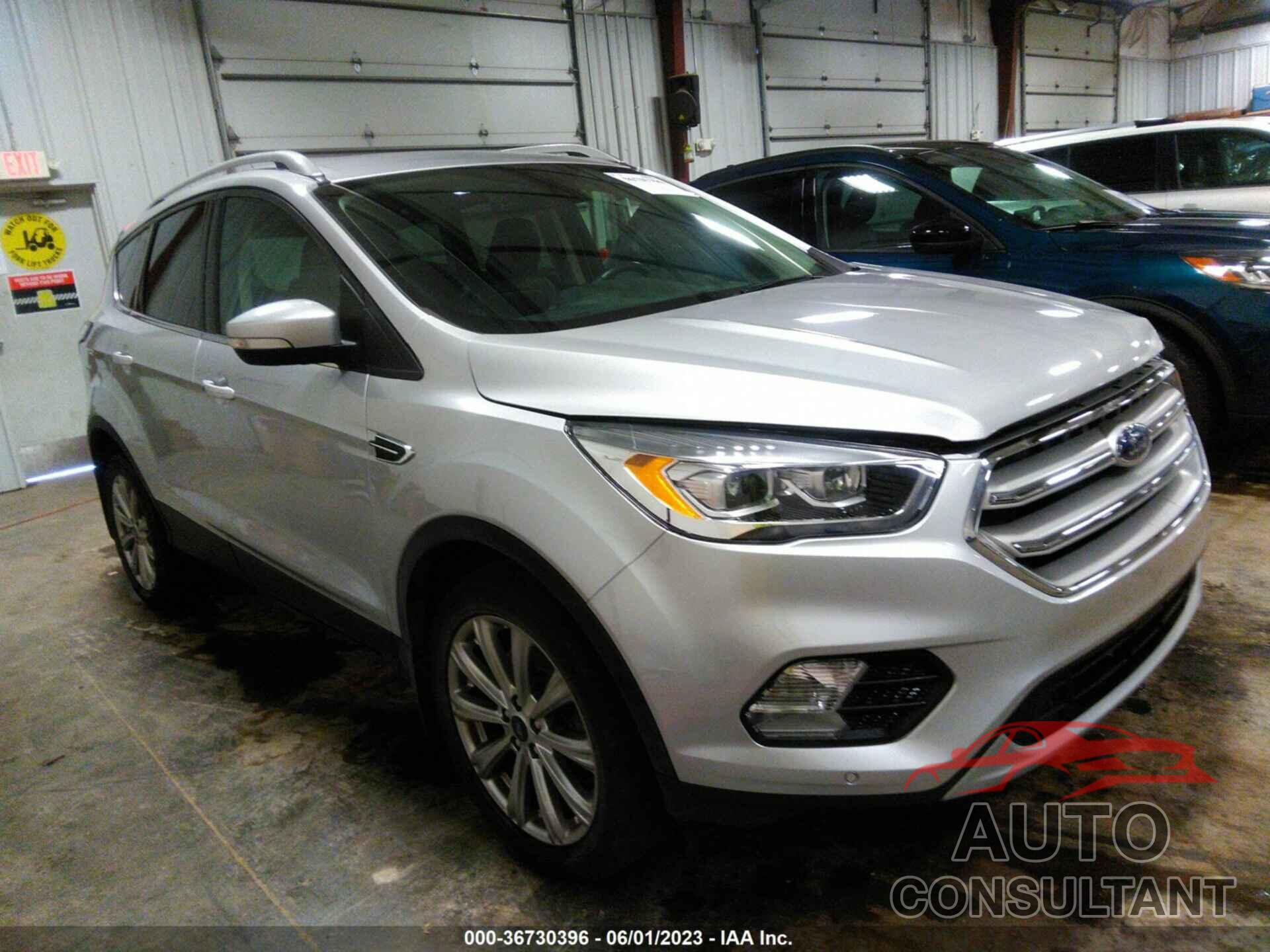 FORD ESCAPE 2018 - 1FMCU9J95JUD02070