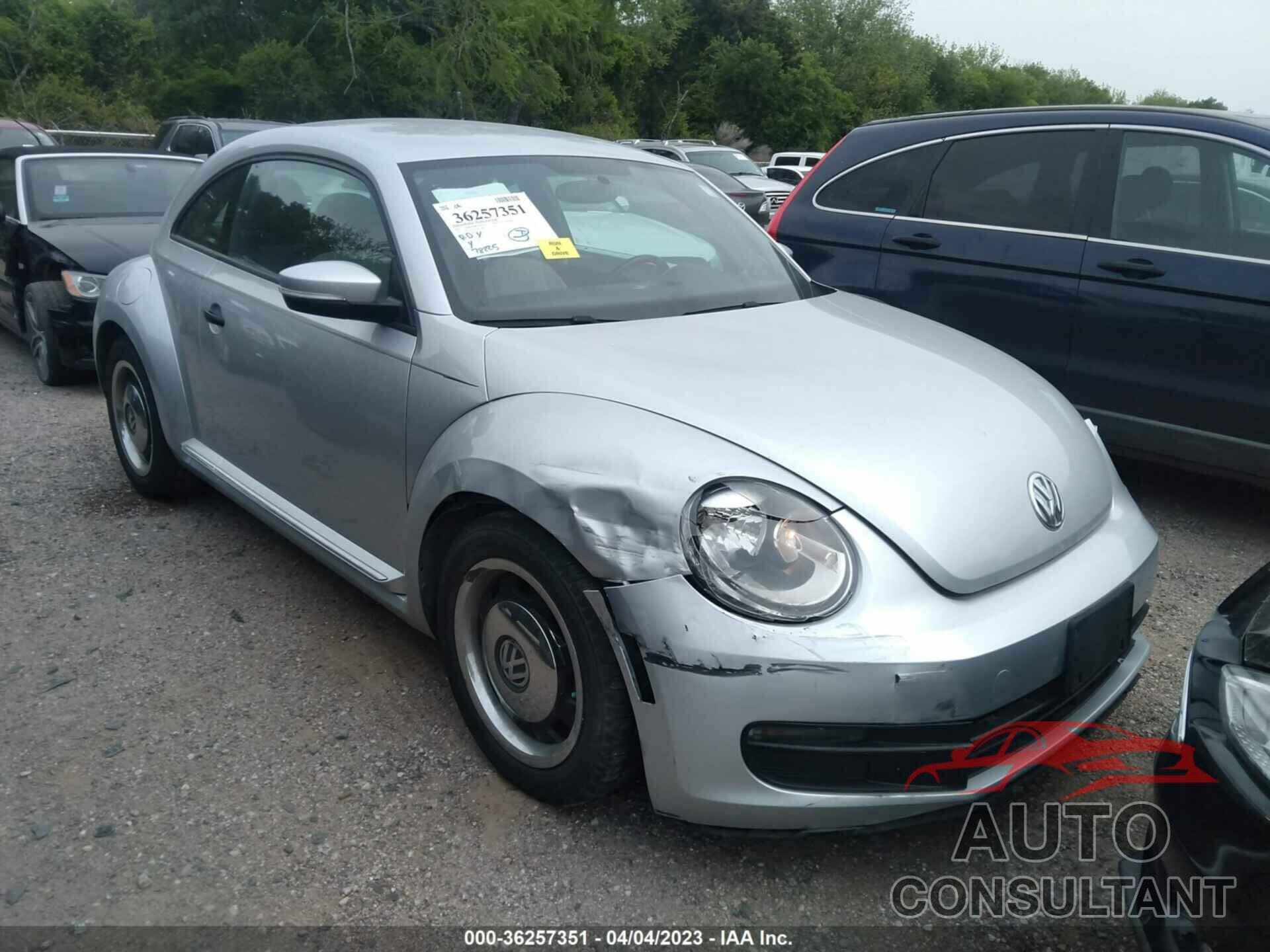 VOLKSWAGEN BEETLE COUPE 2015 - 3VWF17AT1FM647048