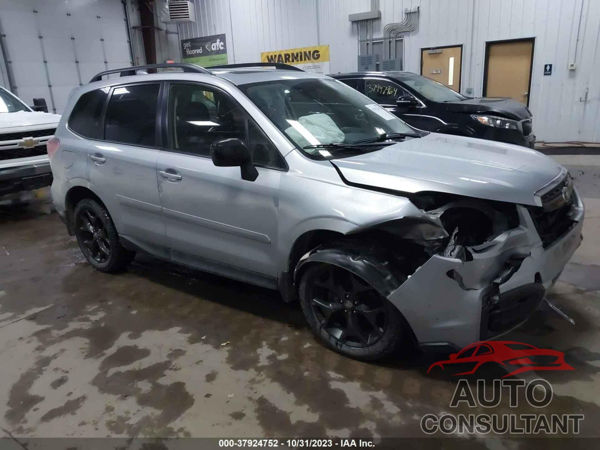 SUBARU FORESTER 2018 - JF2SJAEC7JH459903