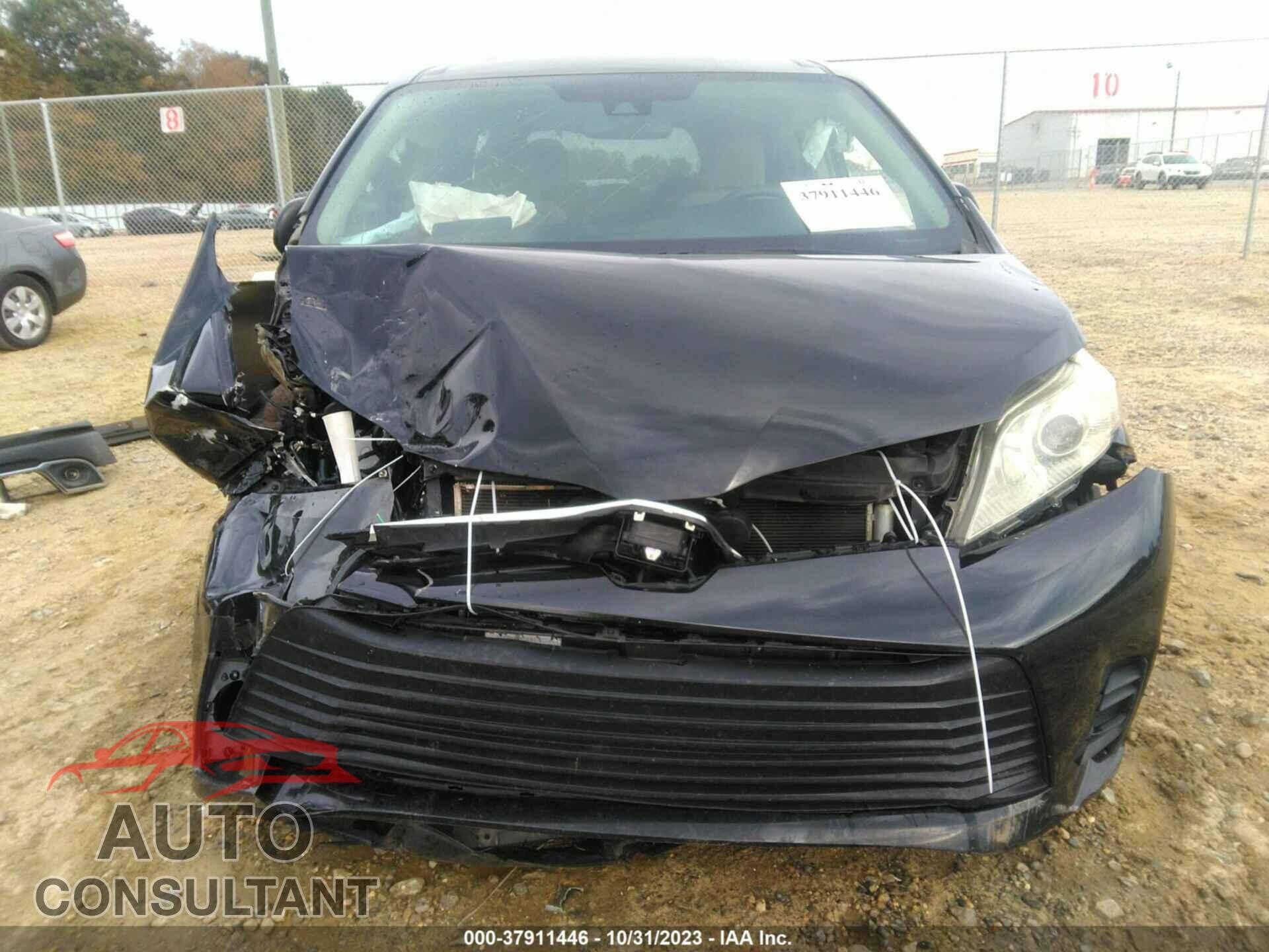TOYOTA SIENNA 2019 - 5TDKZ3DC2KS993473