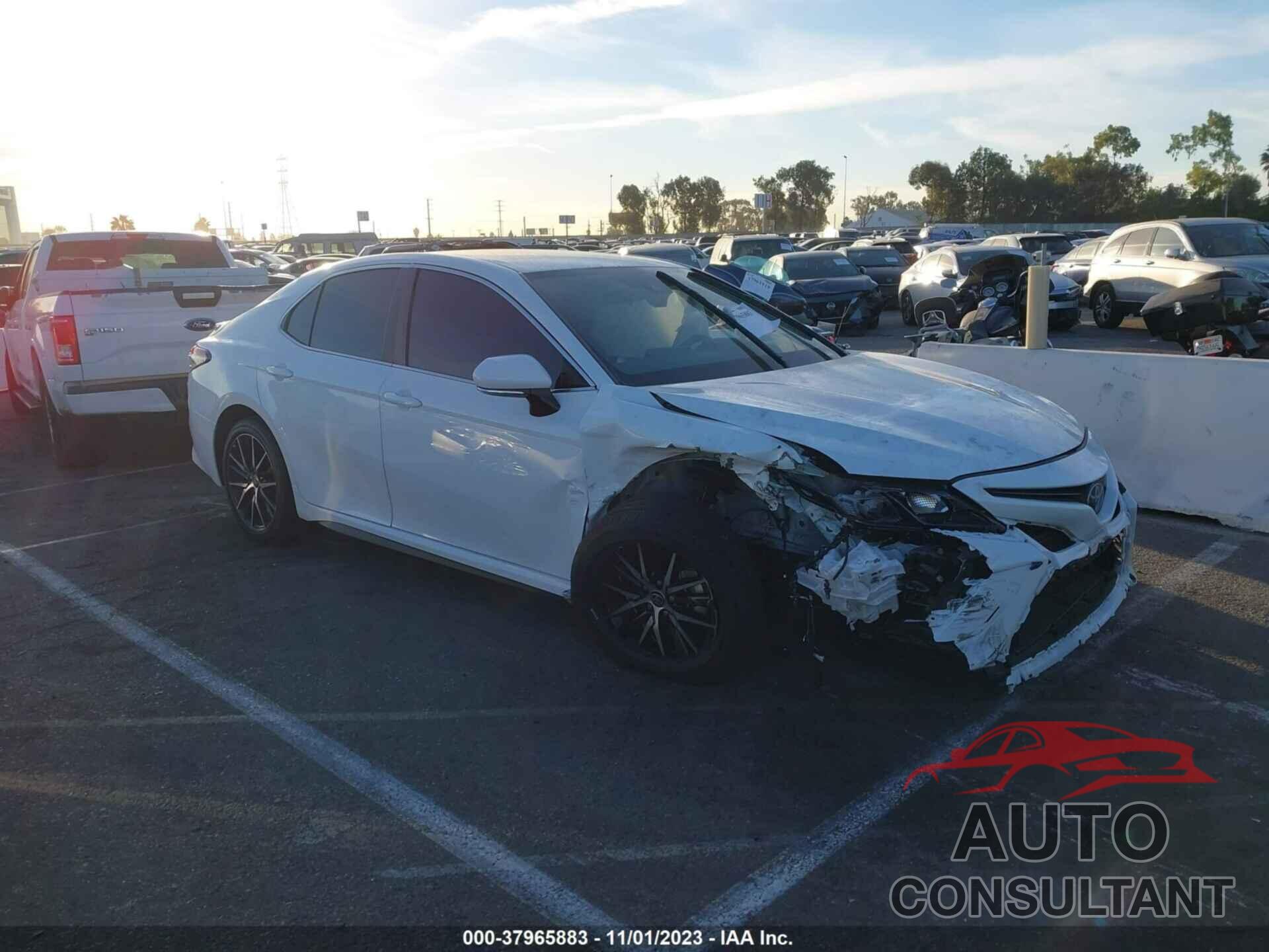 TOYOTA CAMRY 2023 - 4T1G11AK5PU114740