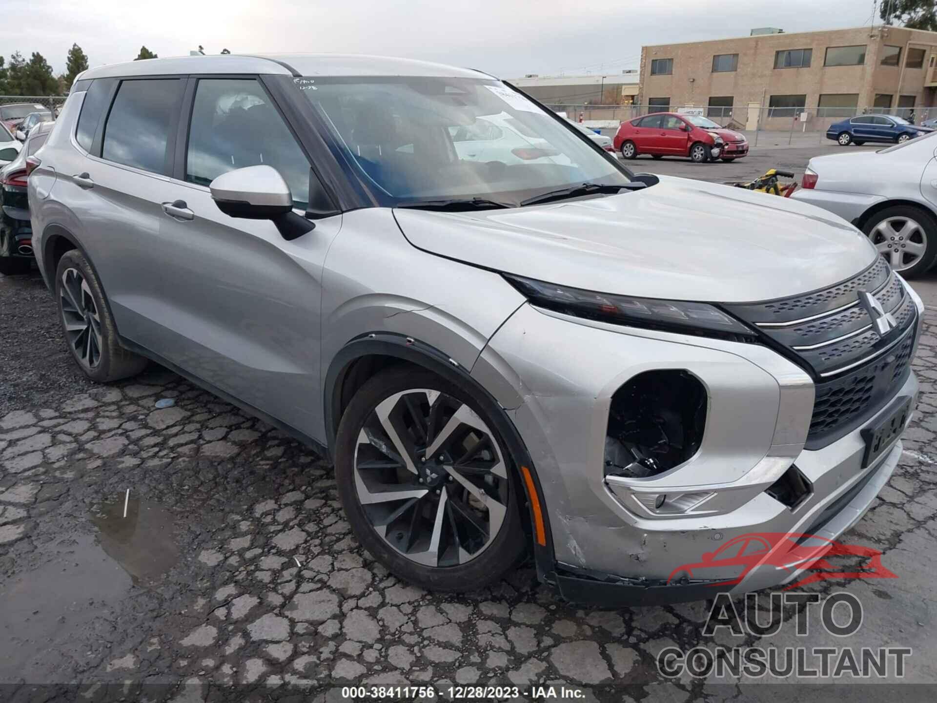 MITSUBISHI OUTLANDER 2023 - JA4J3UA88PZ019175