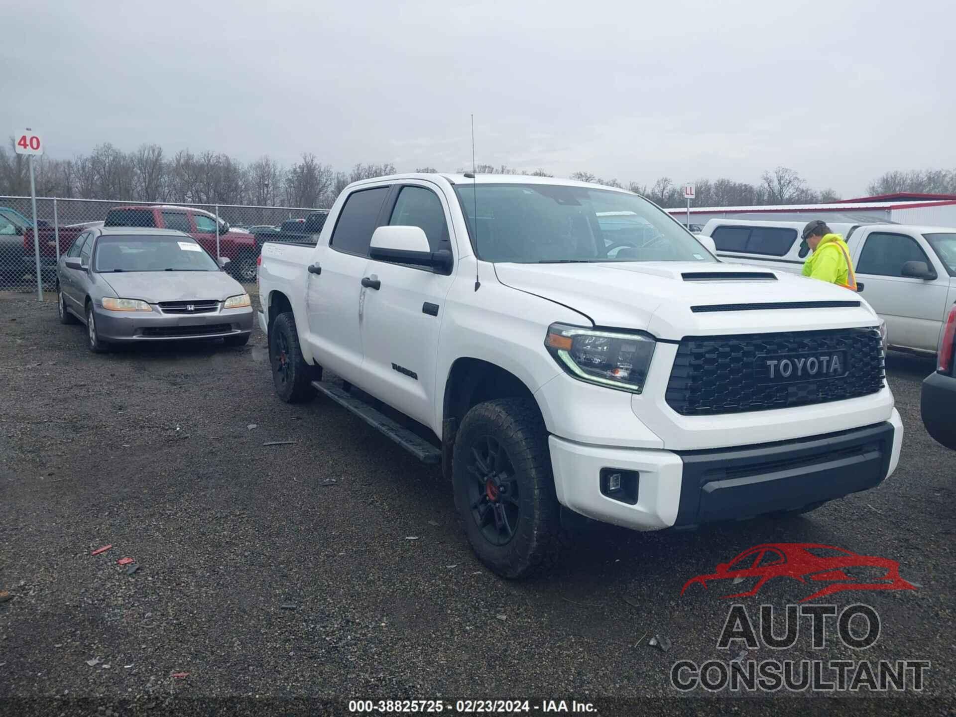 TOYOTA TUNDRA 4WD 2019 - 5TFDY5F17KX857076