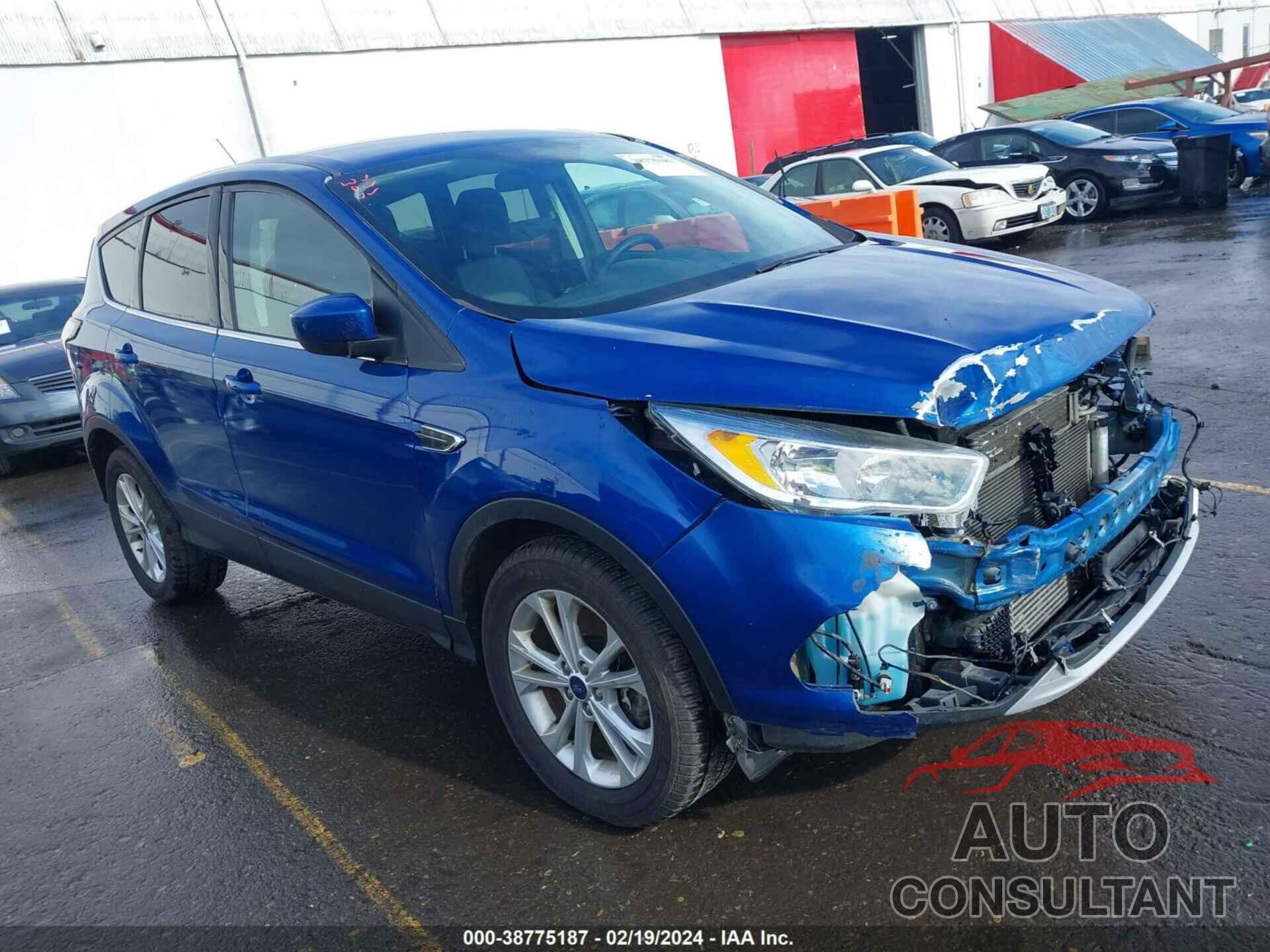 FORD ESCAPE 2017 - 1FMCU0G92HUD75488