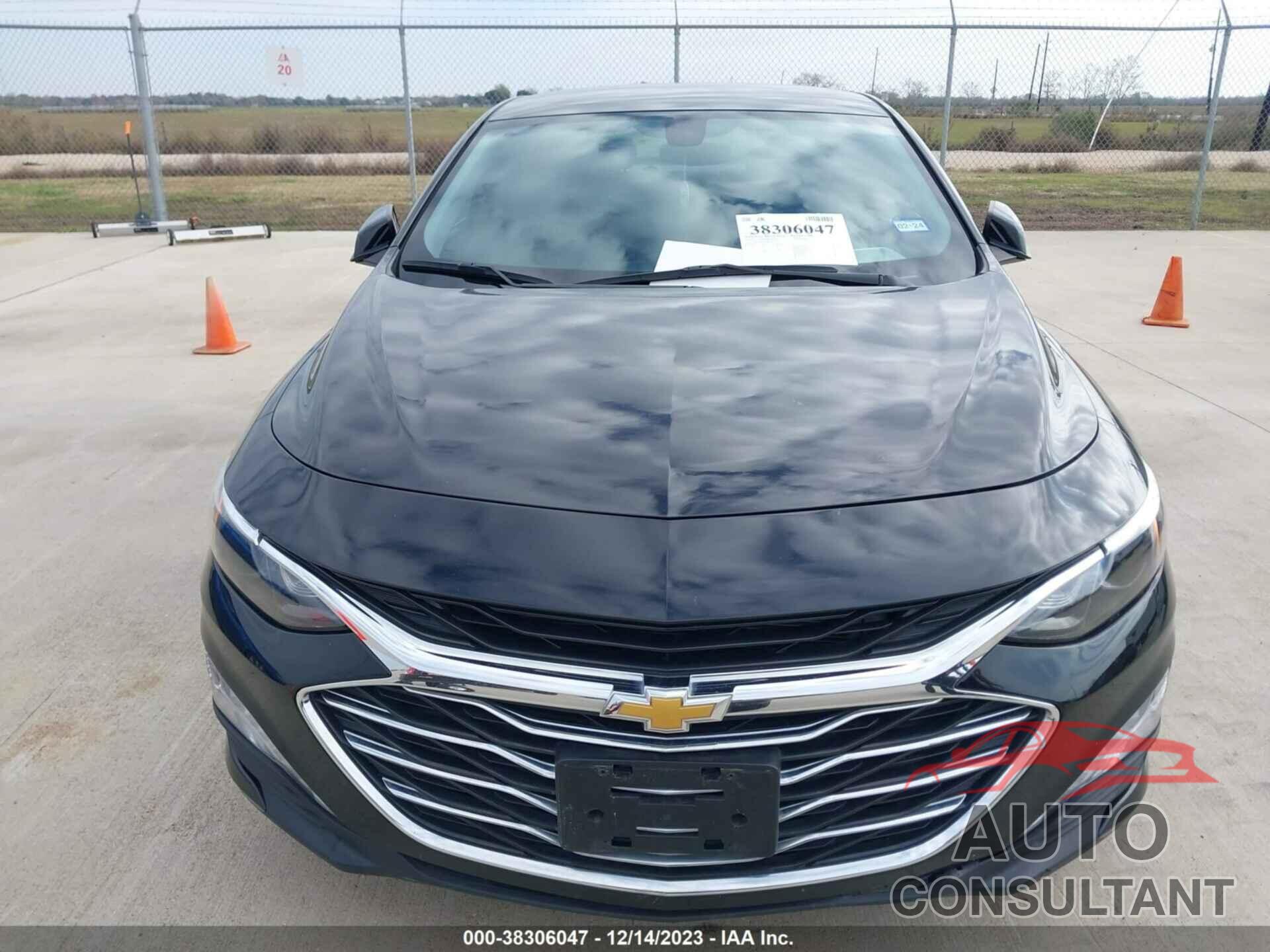 CHEVROLET MALIBU 2021 - 1G1ZD5ST5MF023320