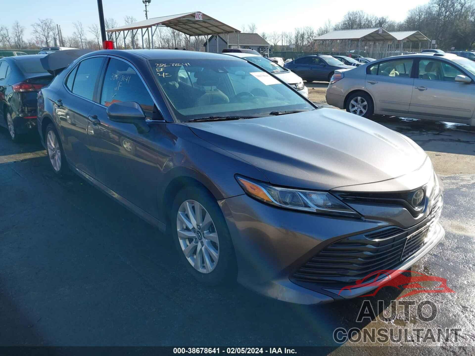 TOYOTA CAMRY 2018 - 4T1B11HK0JU101062