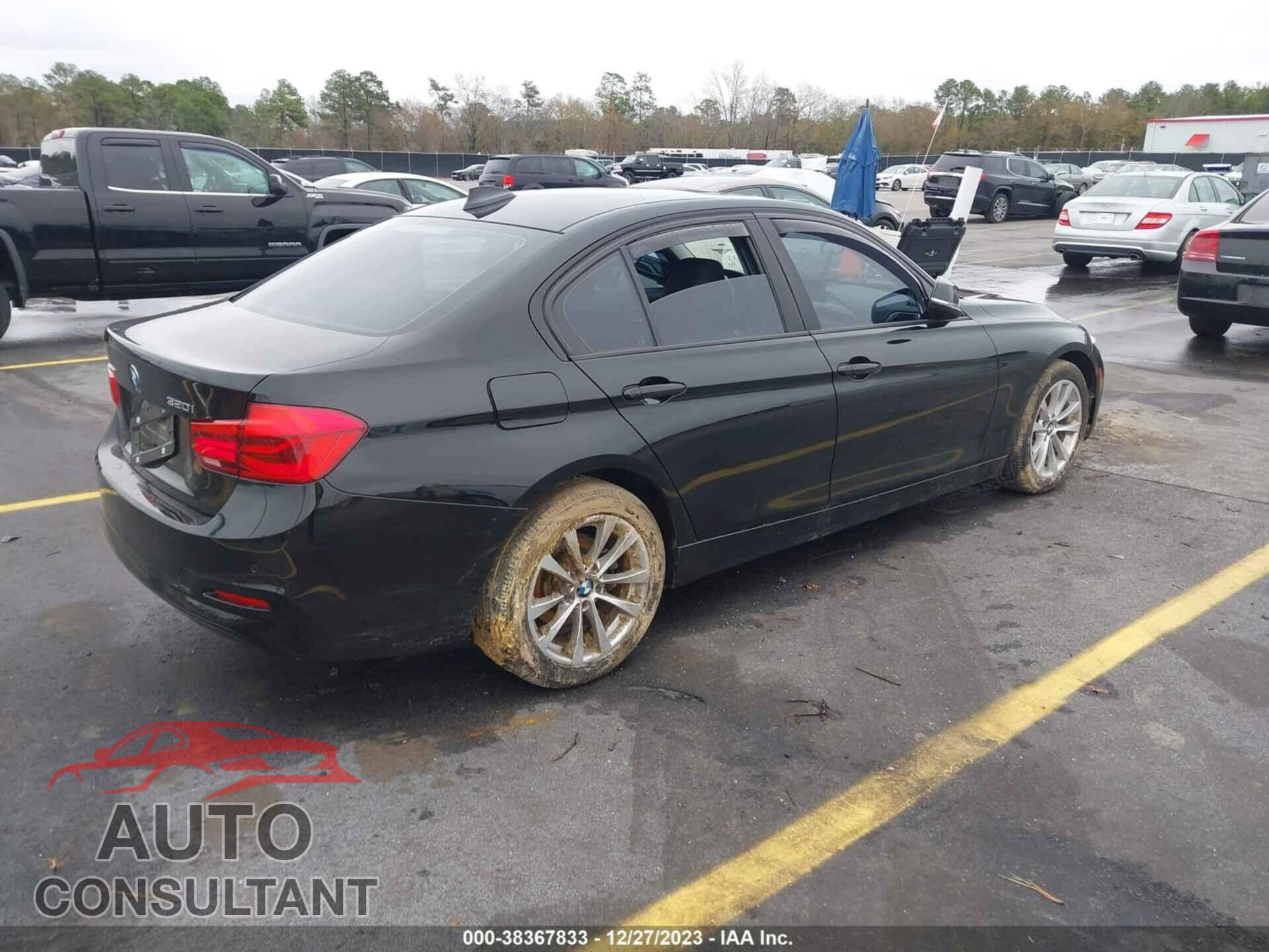 BMW 320I 2016 - WBA8E5G57GNU20139