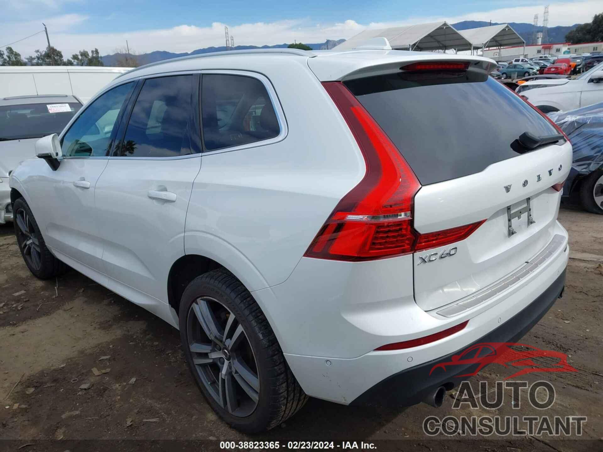 VOLVO XC60 2018 - YV4A22RKXJ1020635