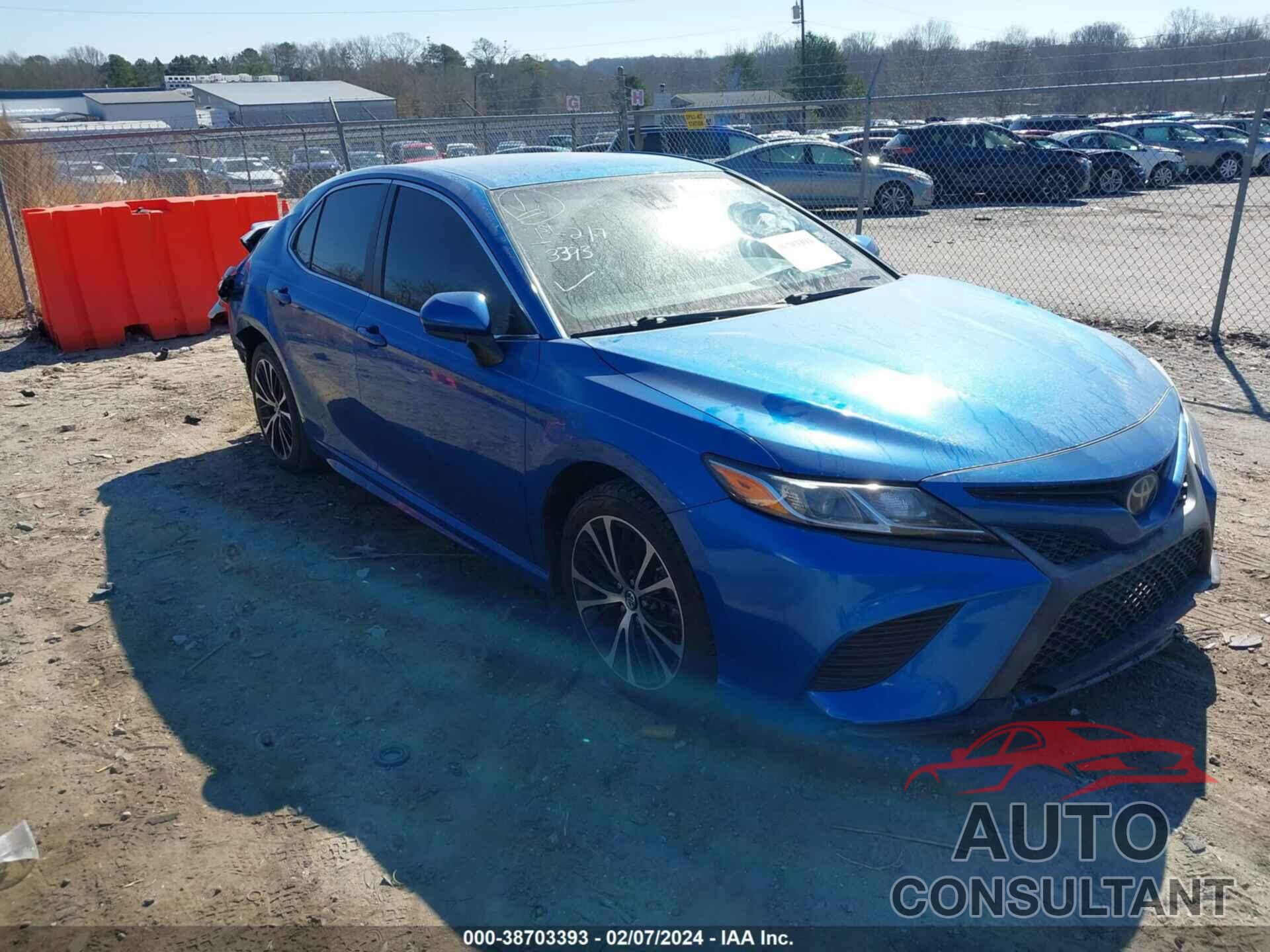 TOYOTA CAMRY 2018 - 4T1B11HK2JU026719