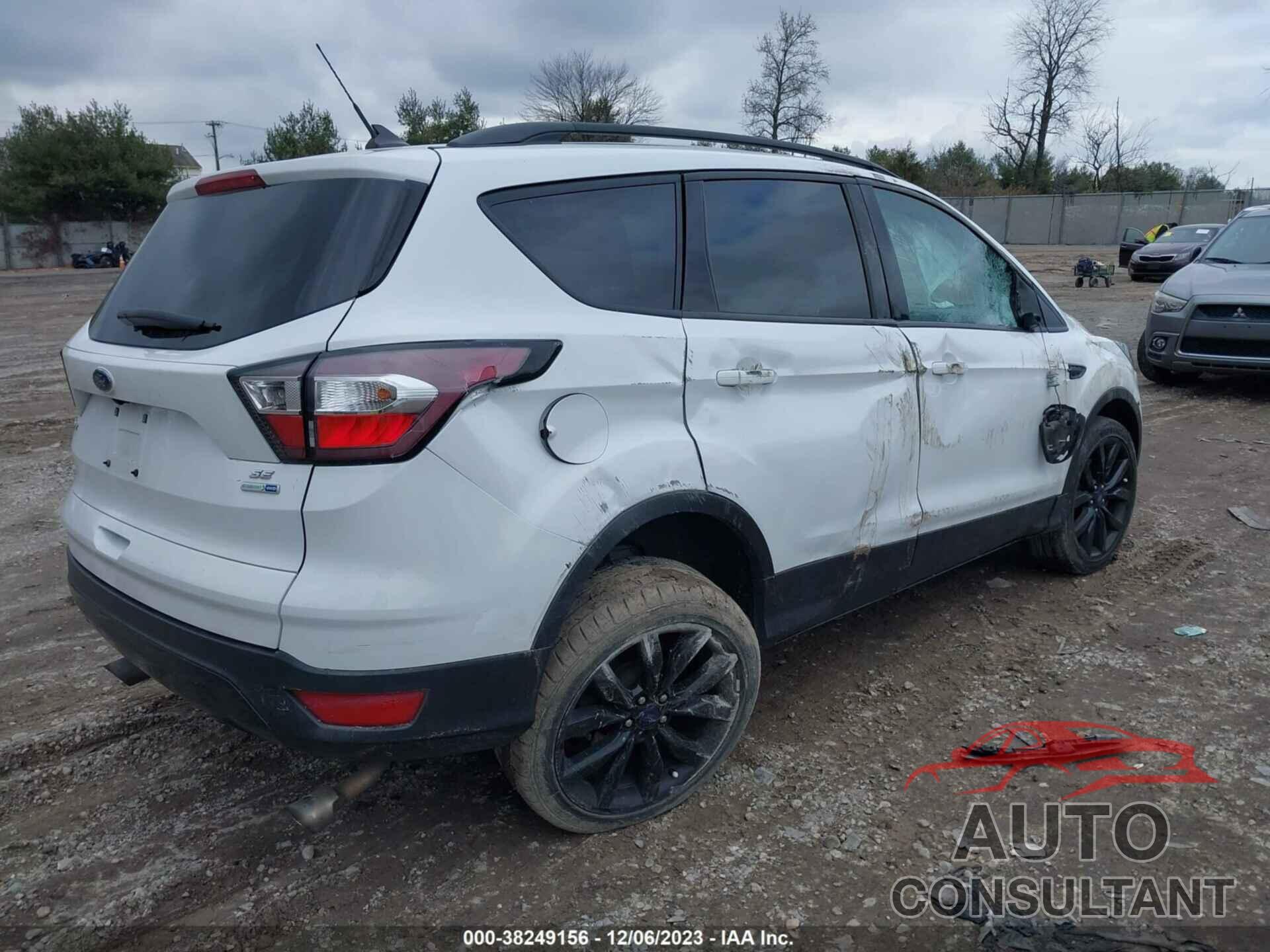 FORD ESCAPE 2018 - 1FMCU9GD0JUC70656